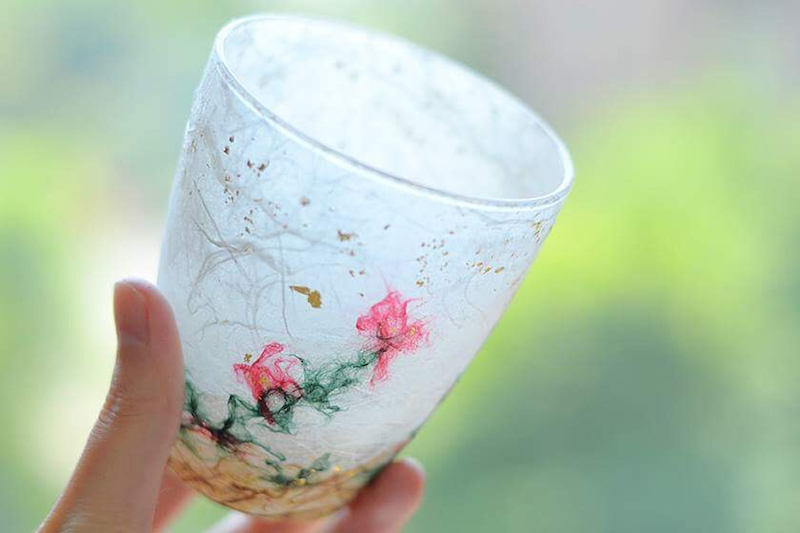 クリスマスシーズンに合わせてガラス花瓶がランプに早変わり！