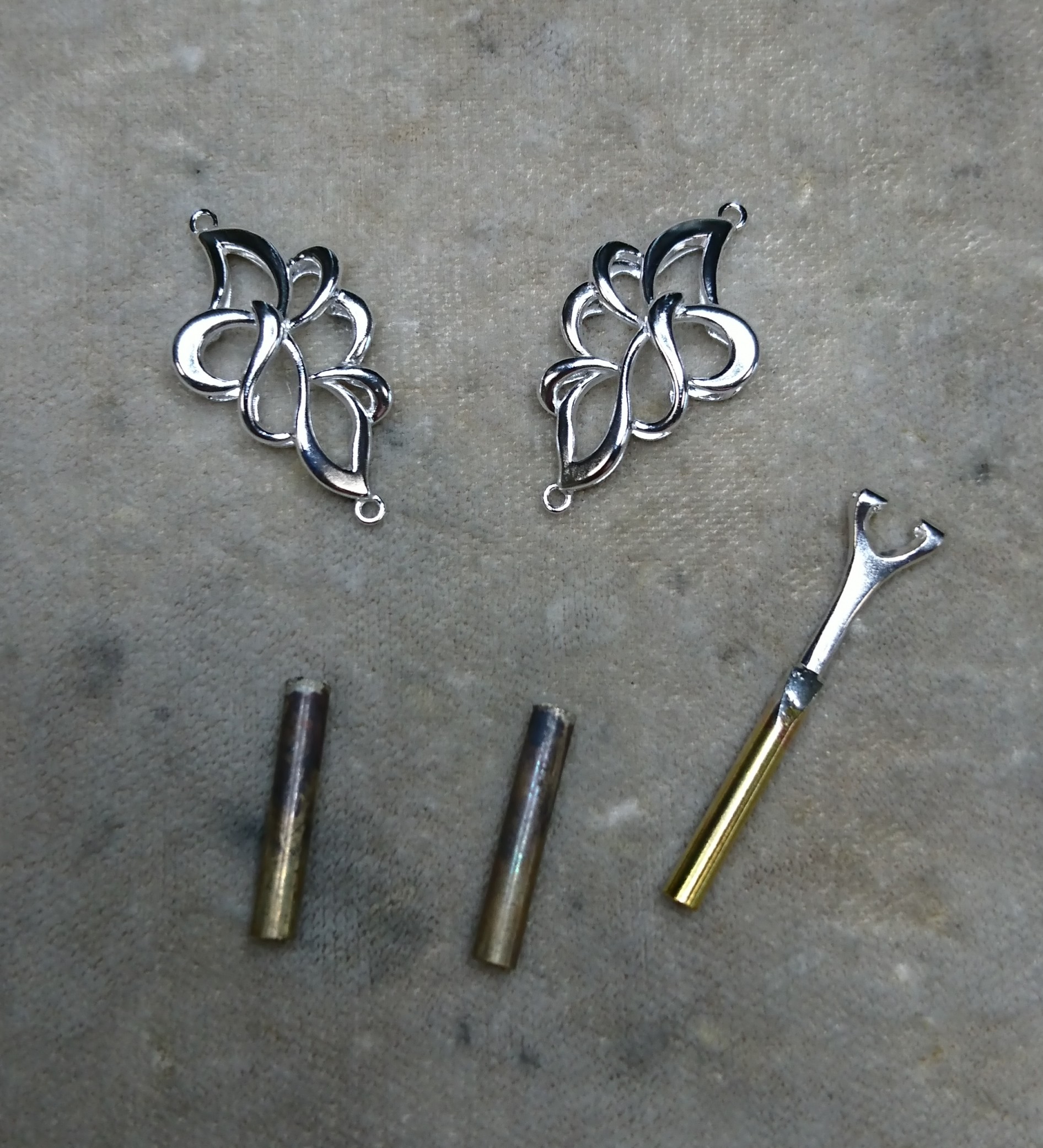 ゴム型取りへ。