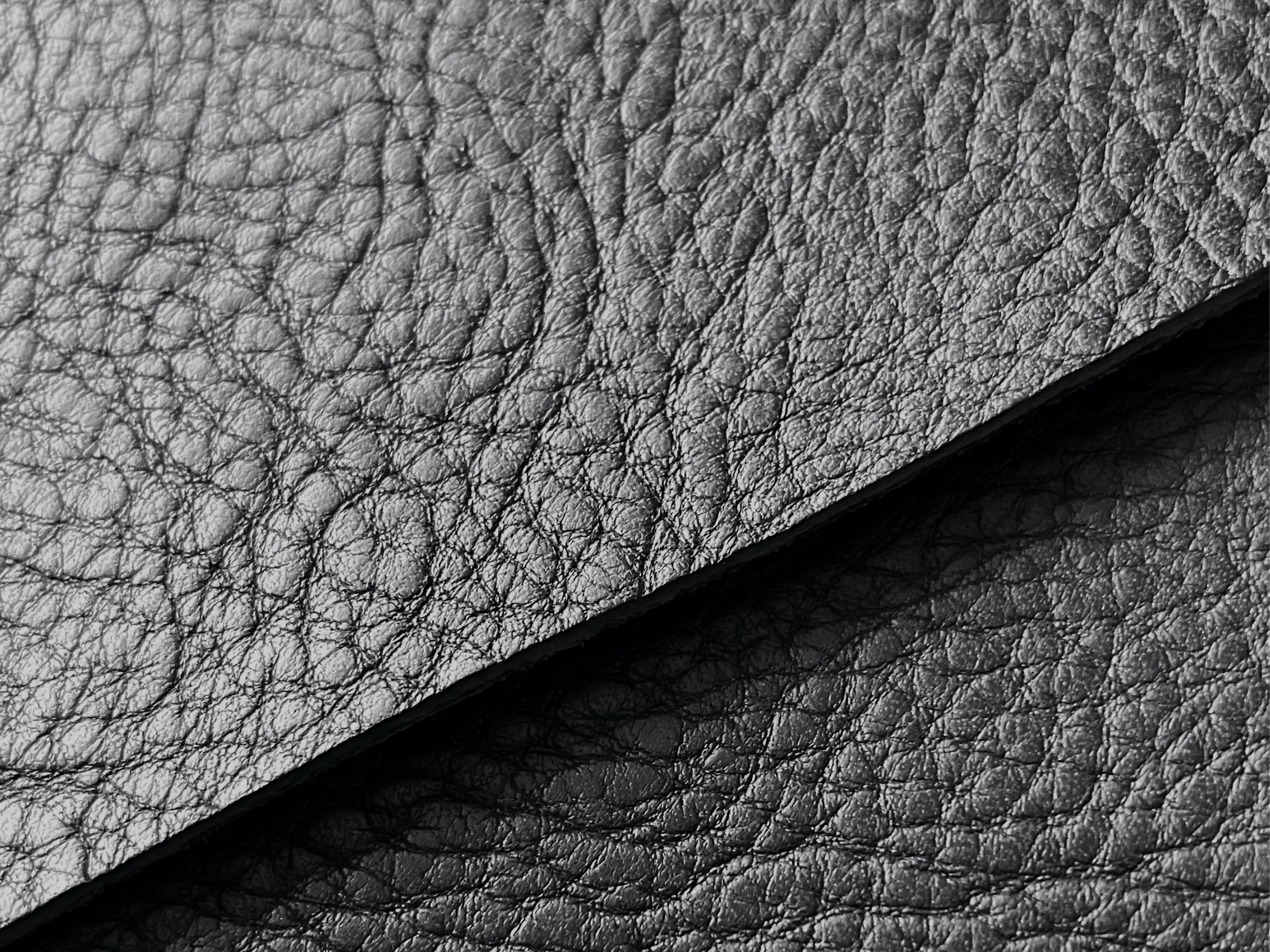 BLACK INSIDEを所有する意味