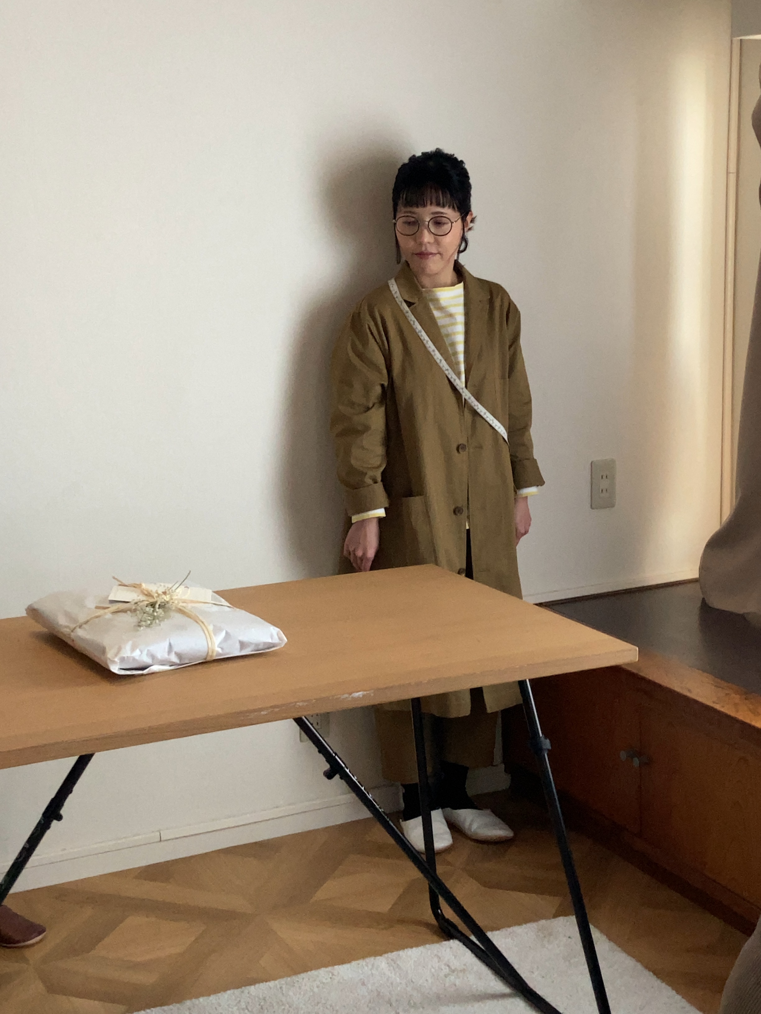 かすみさんの仕事は洋服を縫って送り届けること