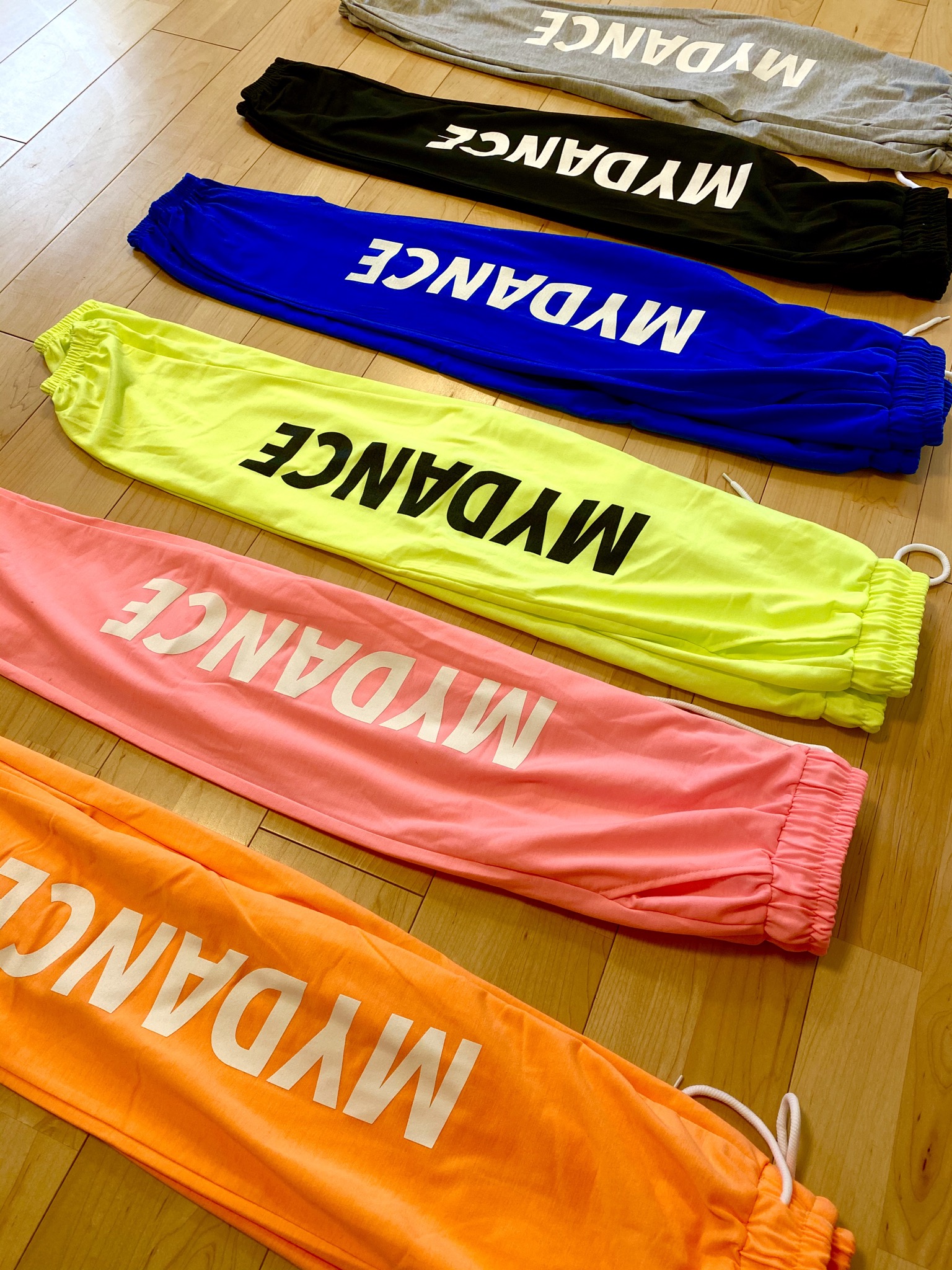 再入荷！カラフルパンツ！