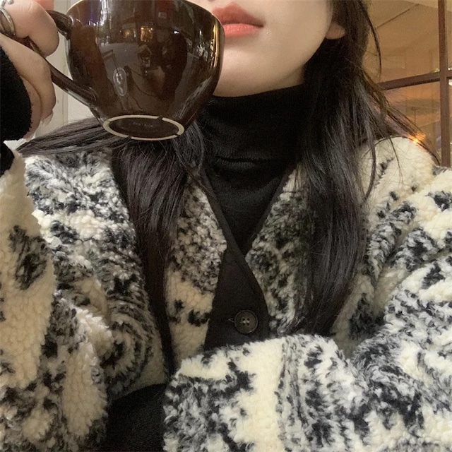 こんなアウター見たことない❤️目立つこと間違いなし！