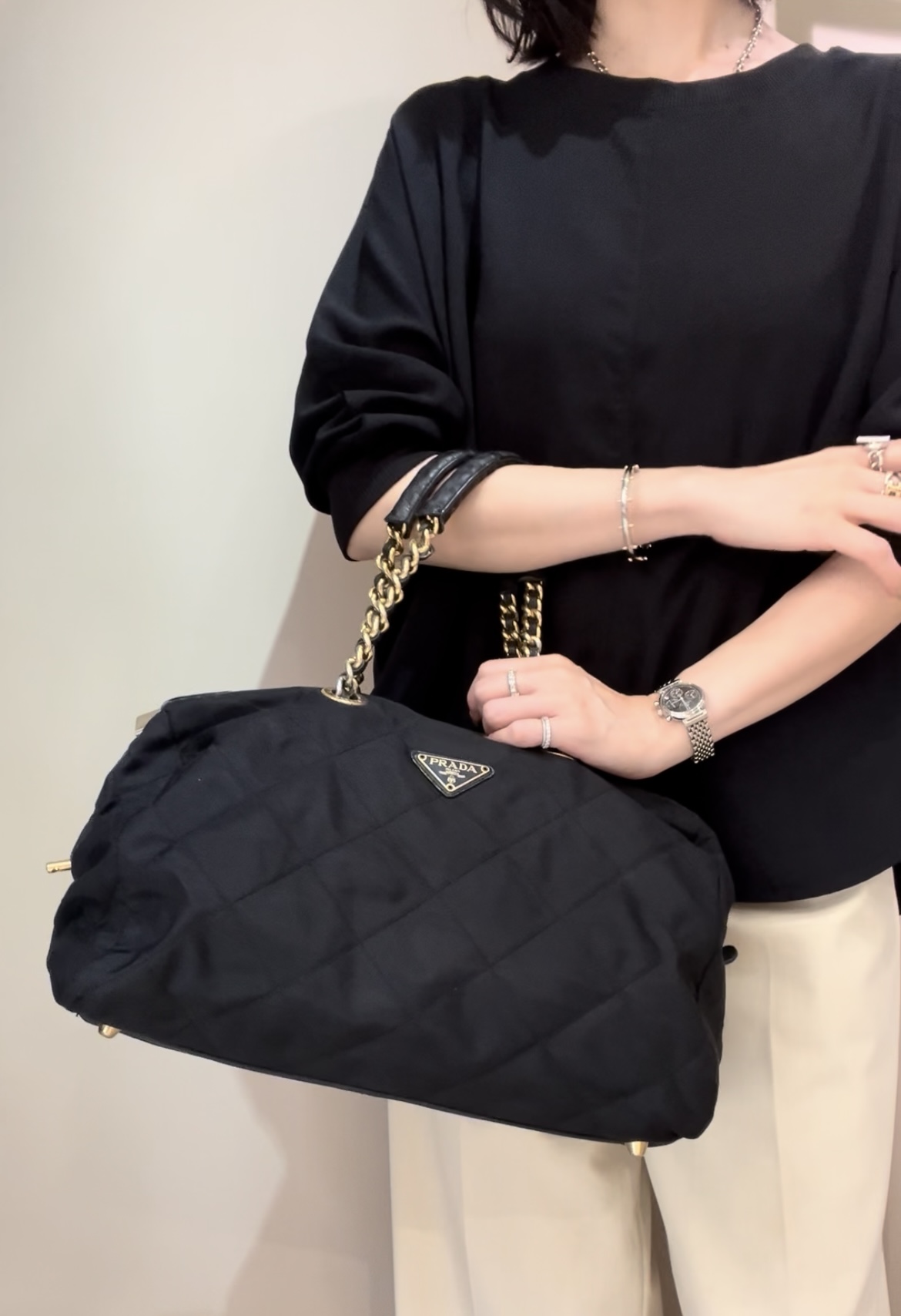 【PRADA＆DIOR】大人の装いに格上げを。ヴィンテージバッグで叶える上品スタイル