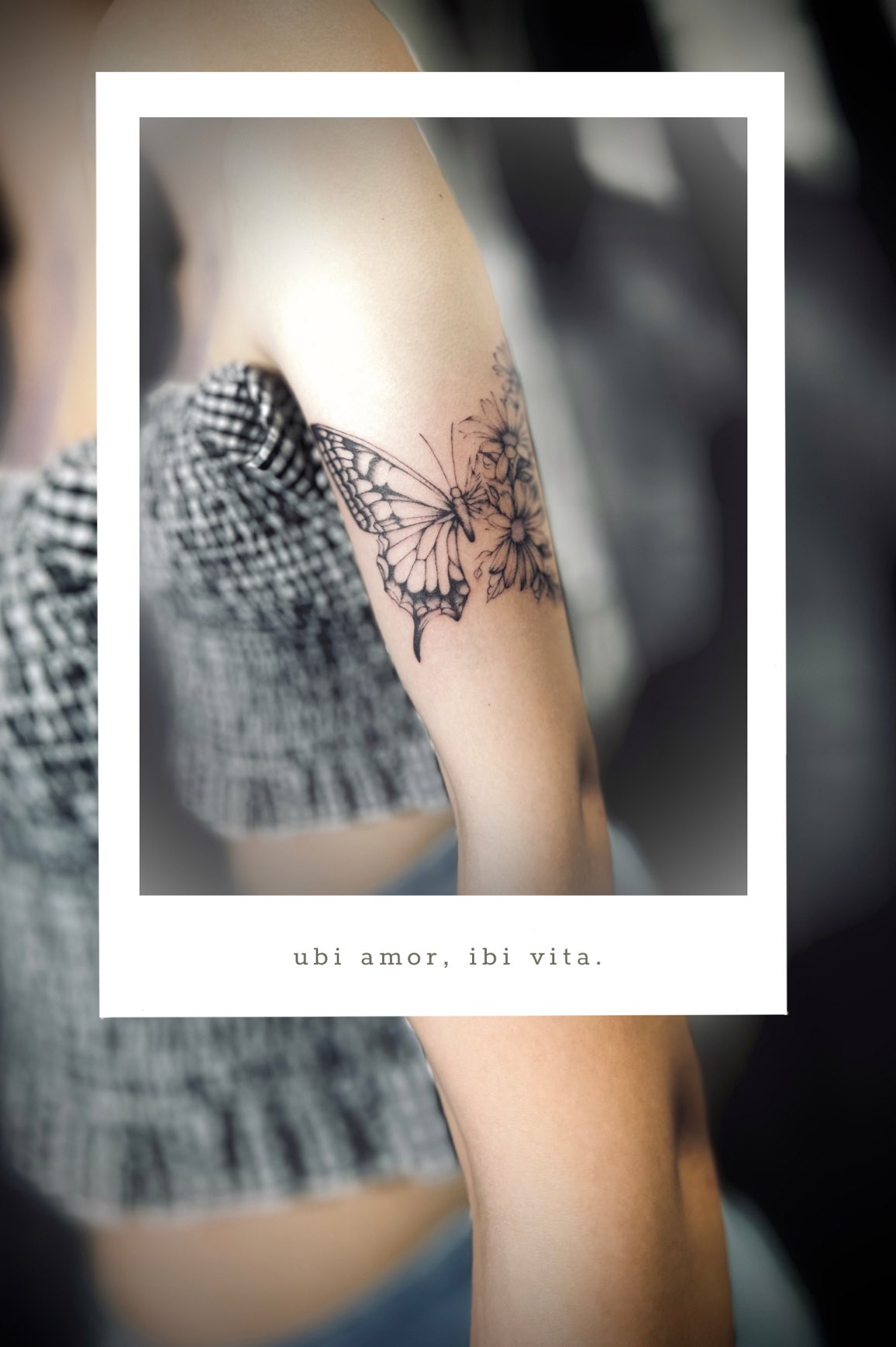 ワンポイントタトゥー | 小さな永遠『六日目の朝に出会ったアゲハ蝶が見る夢』LOYAL TATTOO