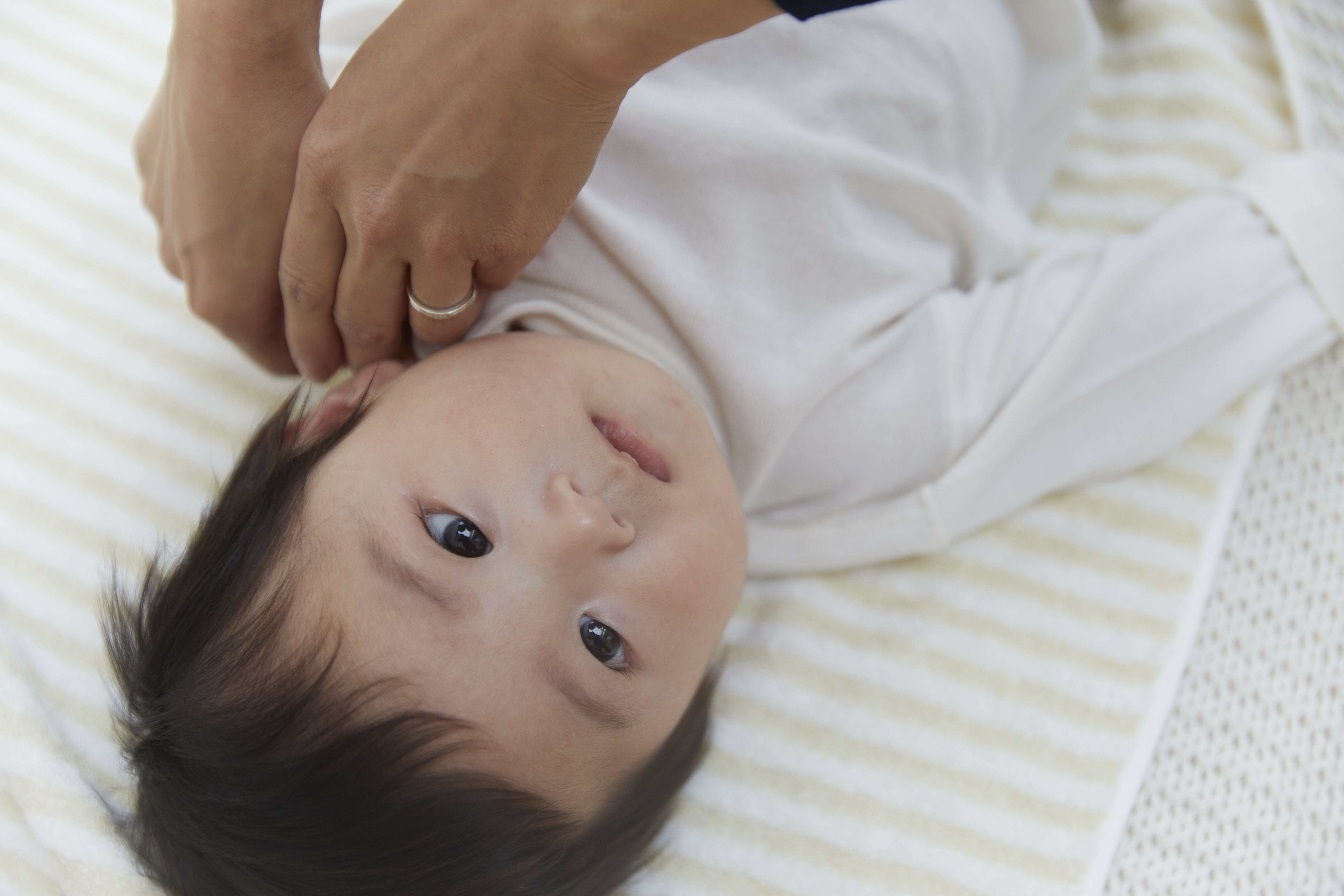 【肌荒れ・あせも対策】冬から春の敏感な赤ちゃんに。「和紙の肌着」が選ばれる3つの理由