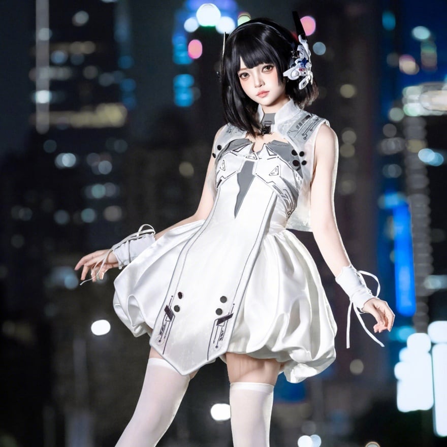 白のアイドル衣装をステージで映えさせる方法｜照明対策と系統別コーデ