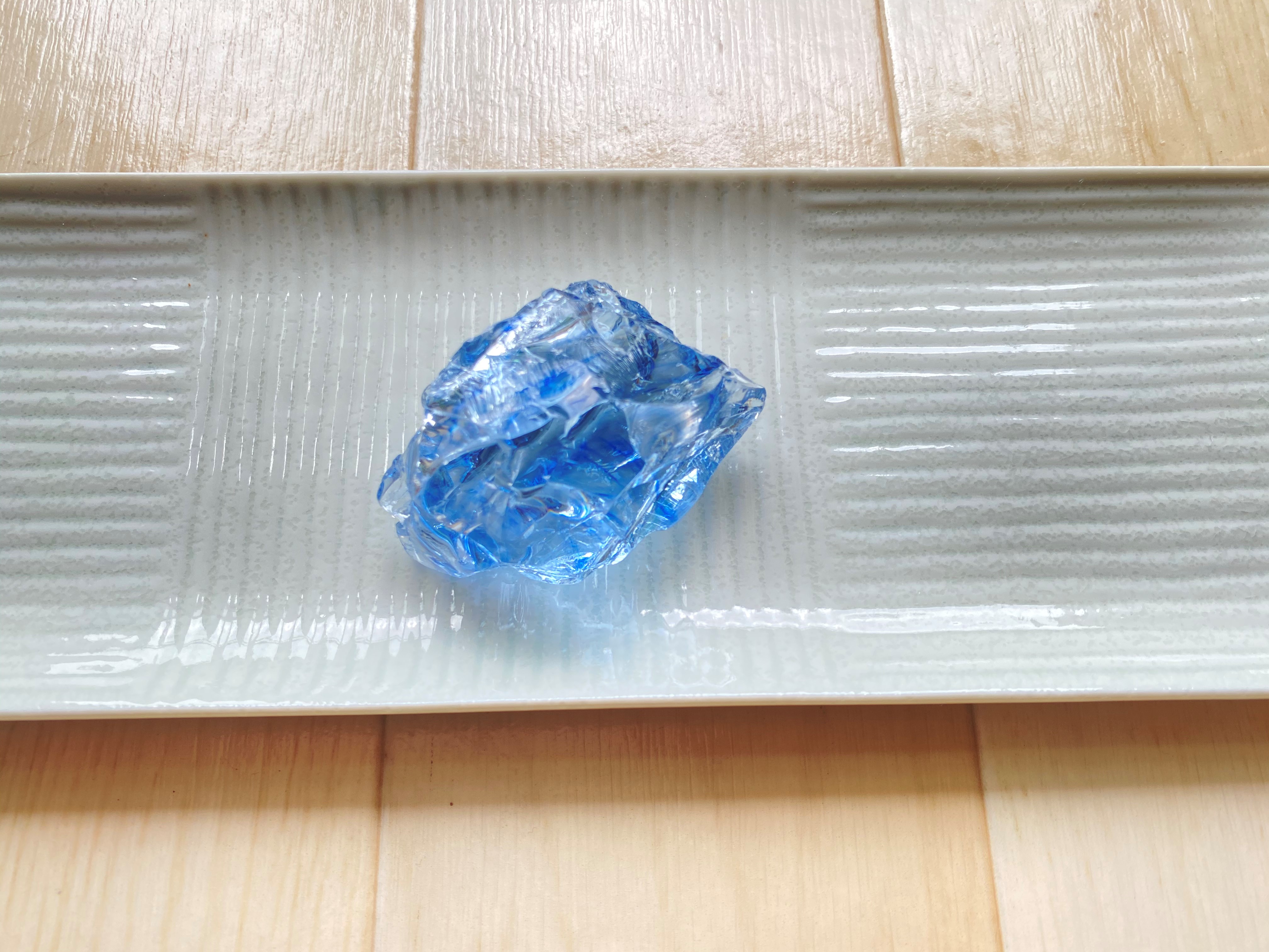 【写真を取り直しました】風切り鳥の卵～レディーネリー