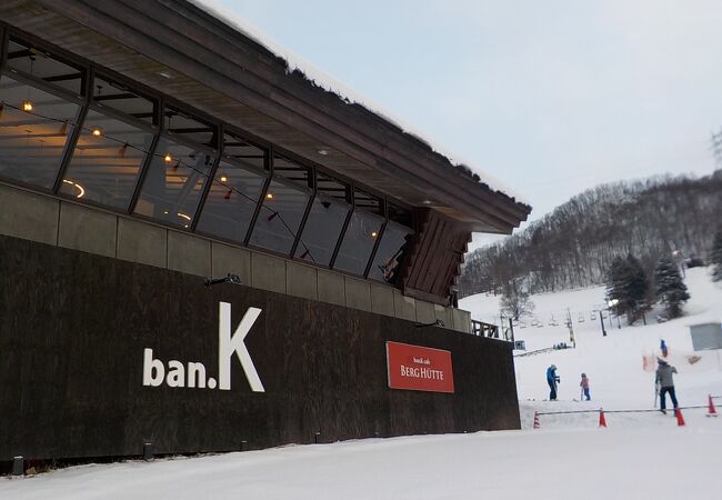 札幌の街から20分。原点のスキー場に、ZASSOが並びました。