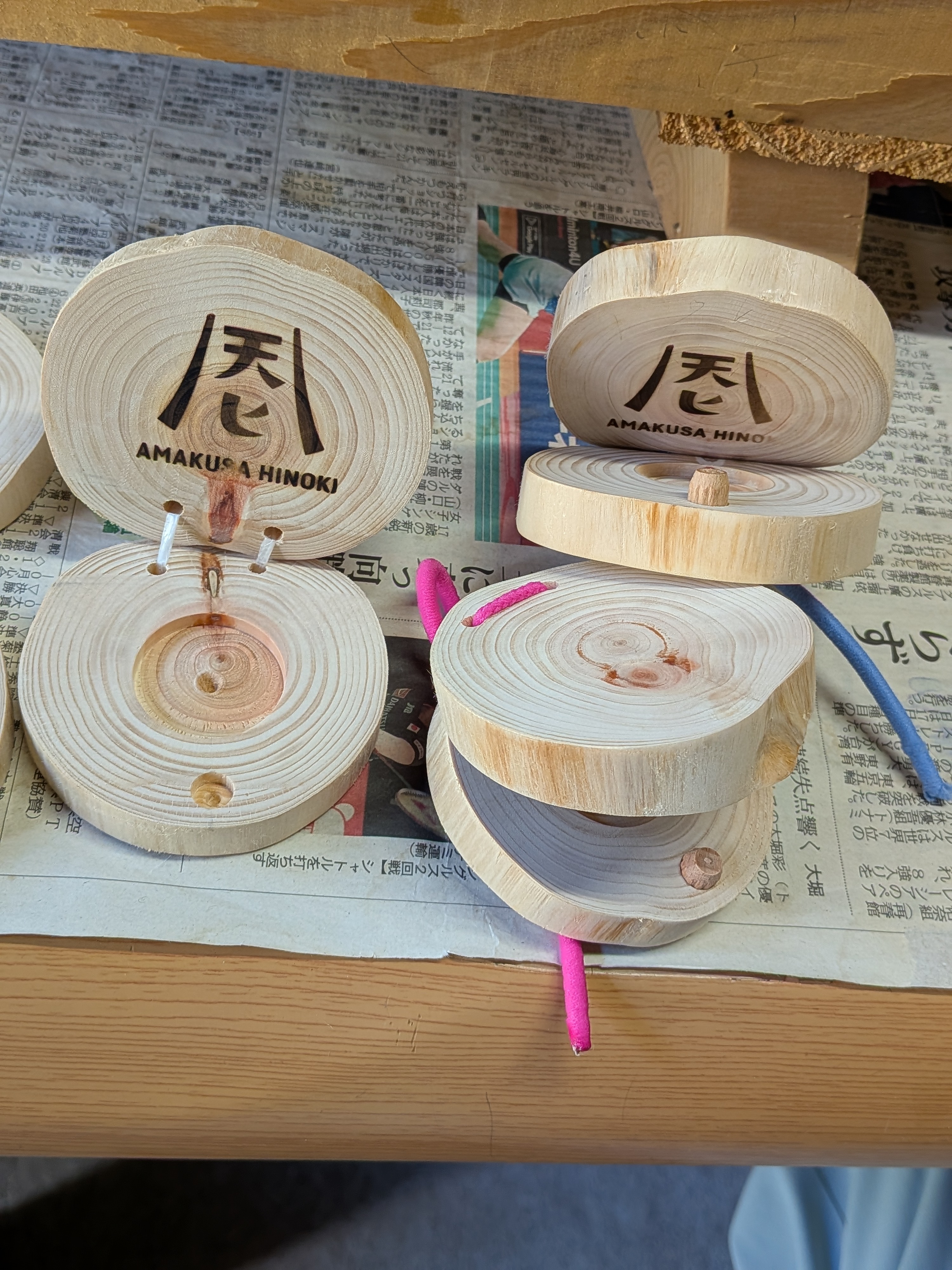 天草ヒノキの間伐材に命を吹込み、カスタネットを作りました。