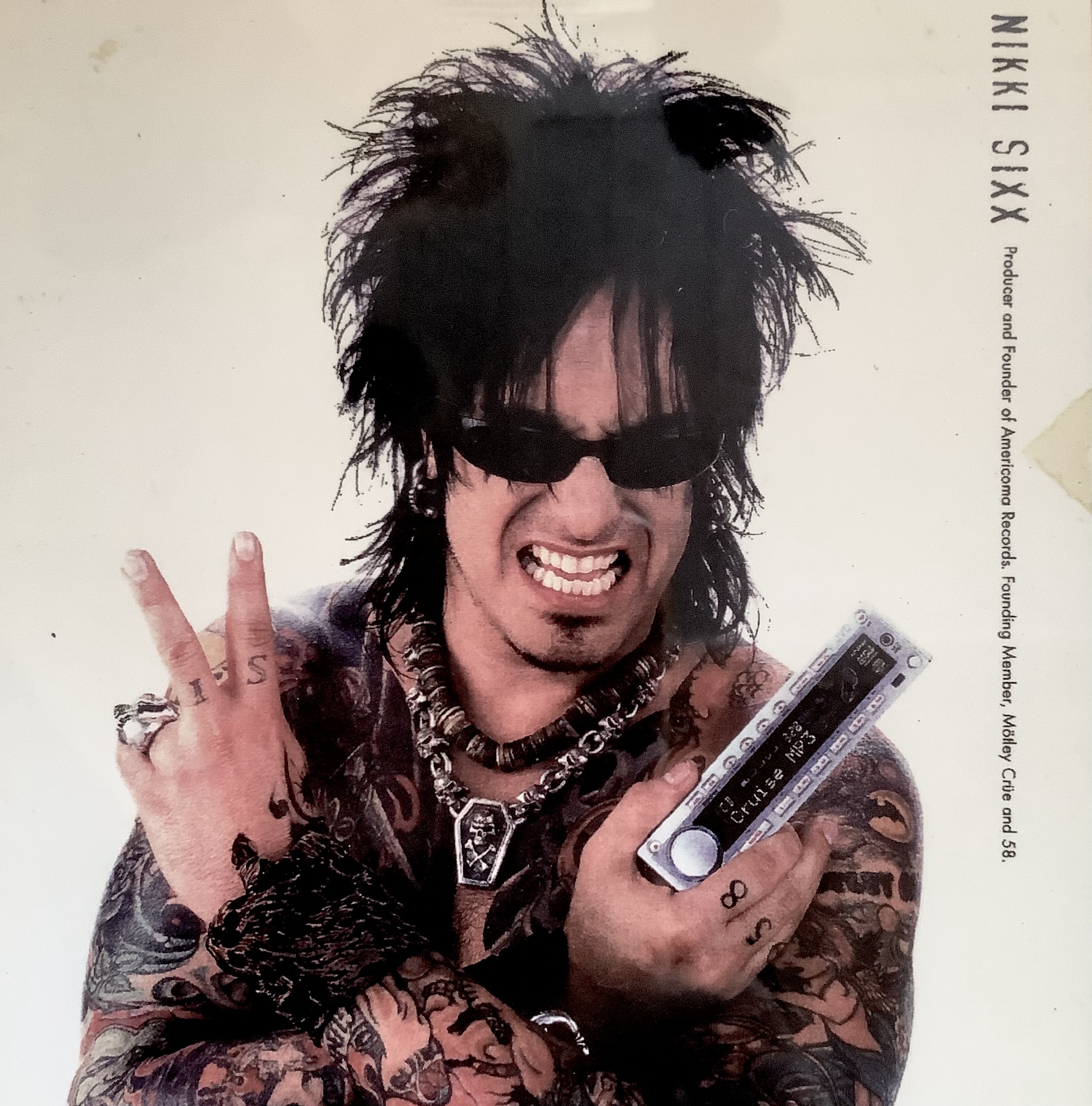 THIRTEENDESINGSofficial nikkisixx　MotleyCrue