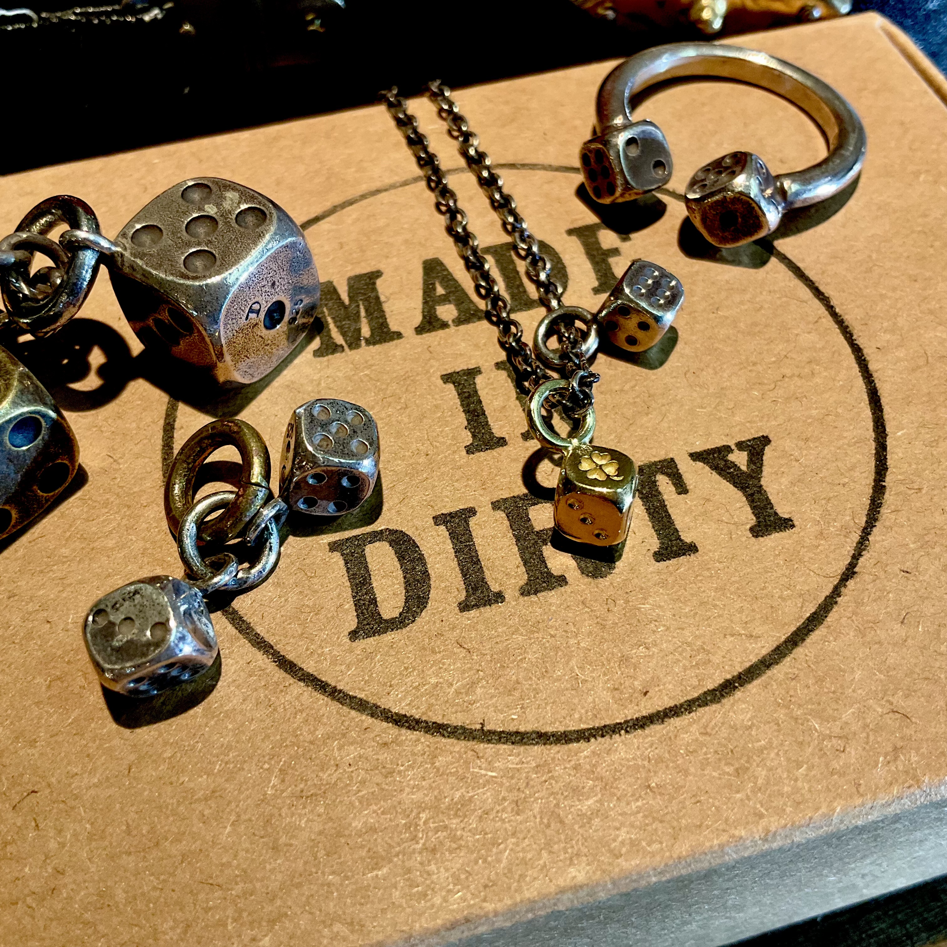 MadeInDirty Tumbling Dice18KGold カスタムオーダーメイド ピアス