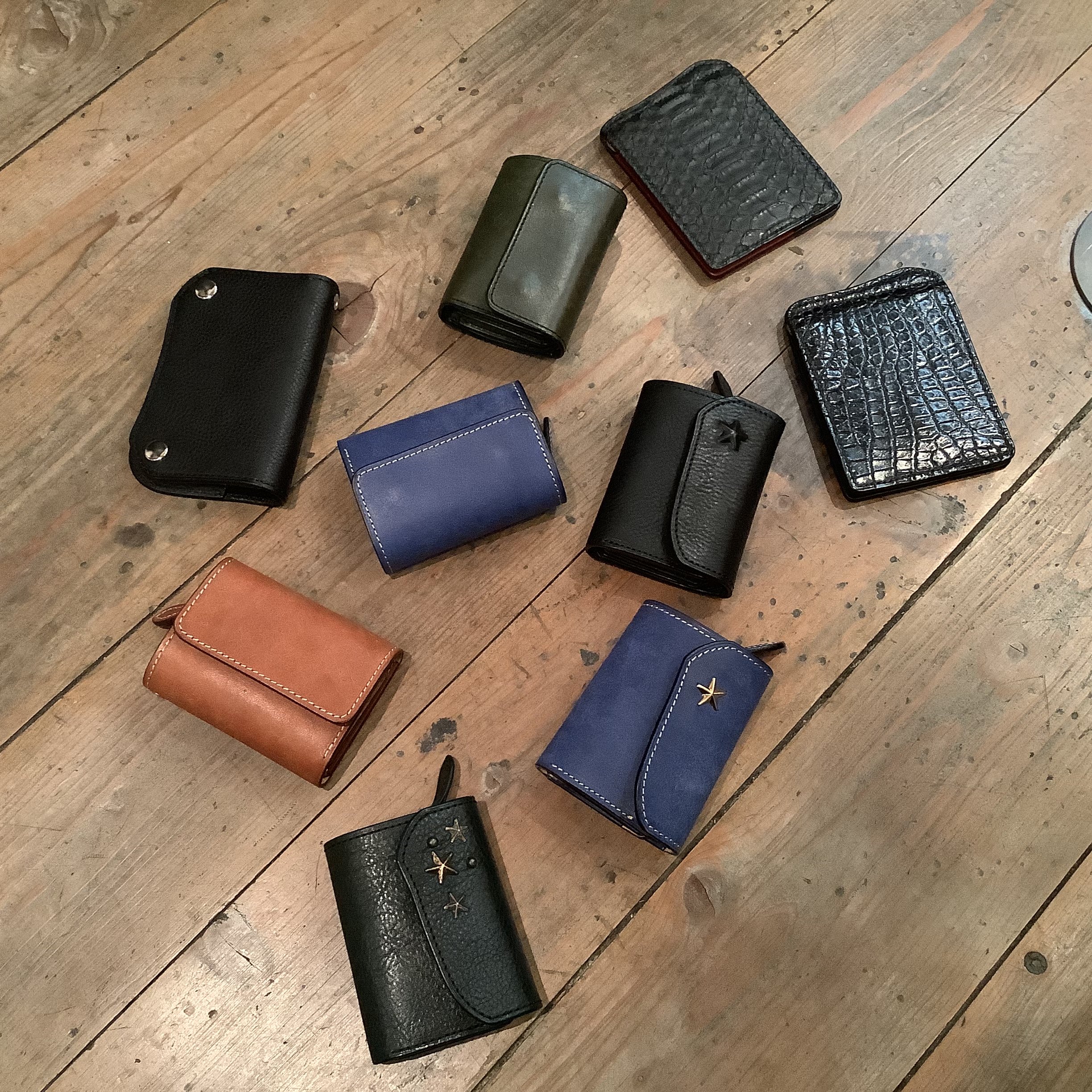 Groover Leather グルーバーレザー 入荷人気のコンパクトウォレット　ミニ財布