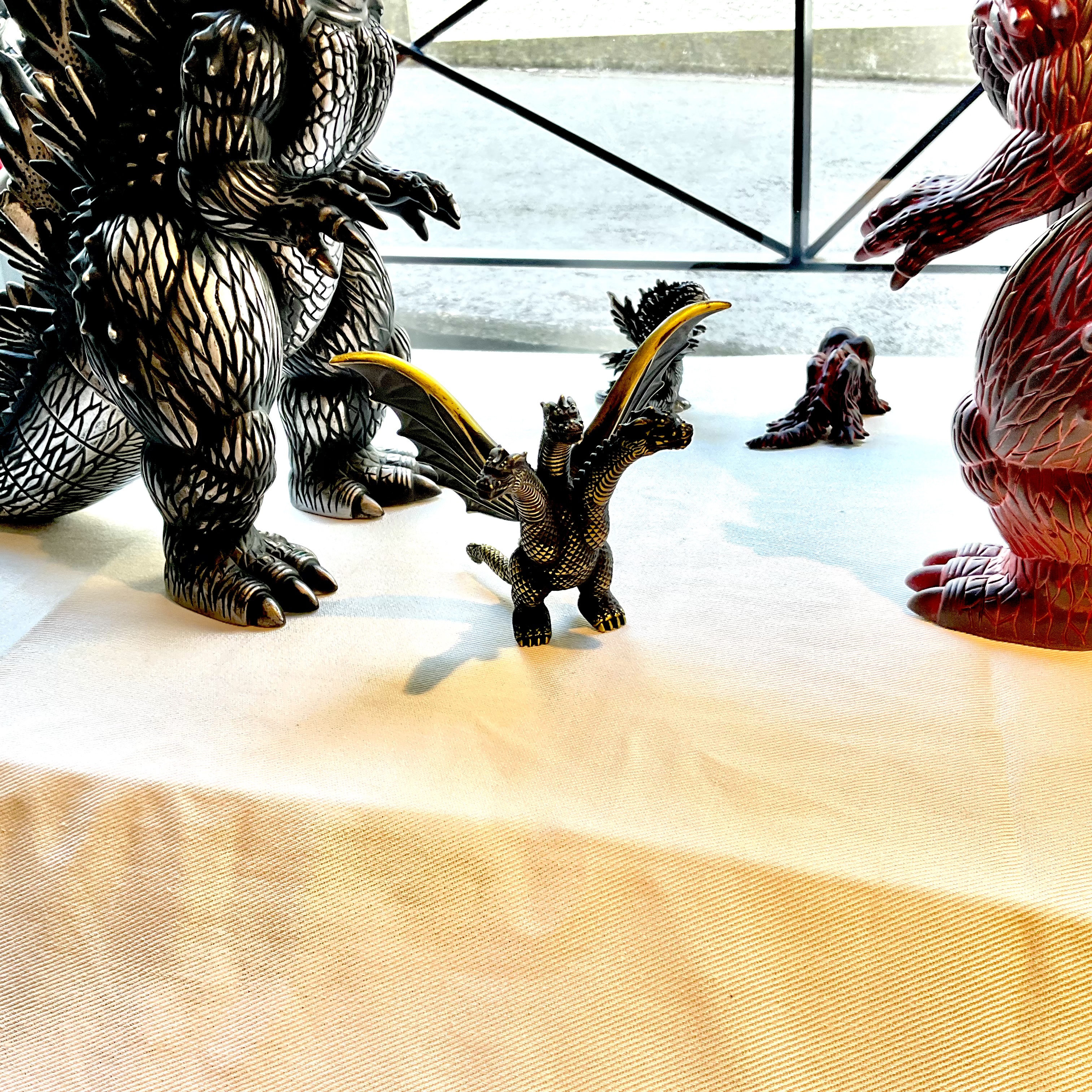 マルサン ソフビ ゴジラ キングギドラ 入荷 paint by Yoshizaka Takashi