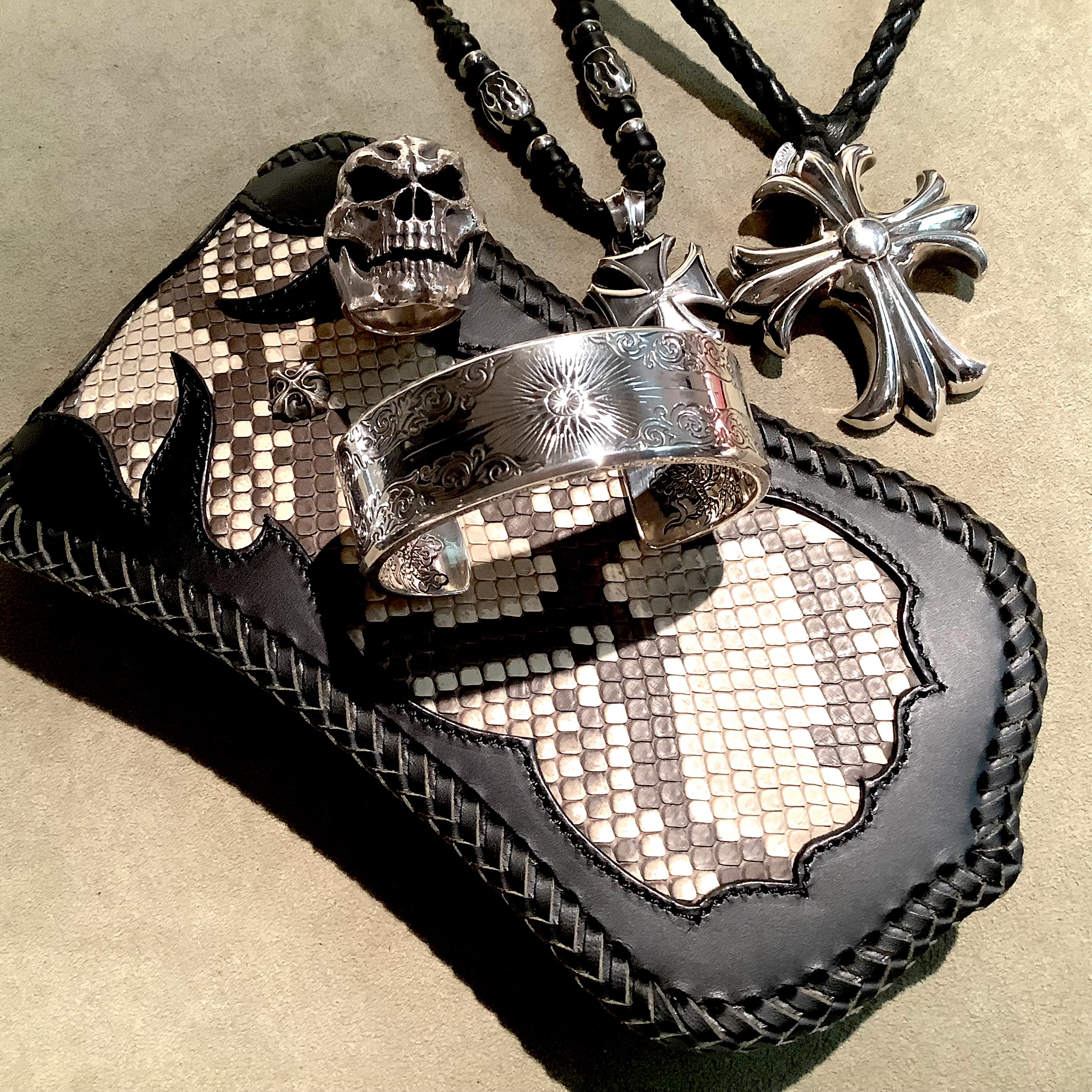SnakePitLeatherWorks  bikers 革製品　SilverJewelry