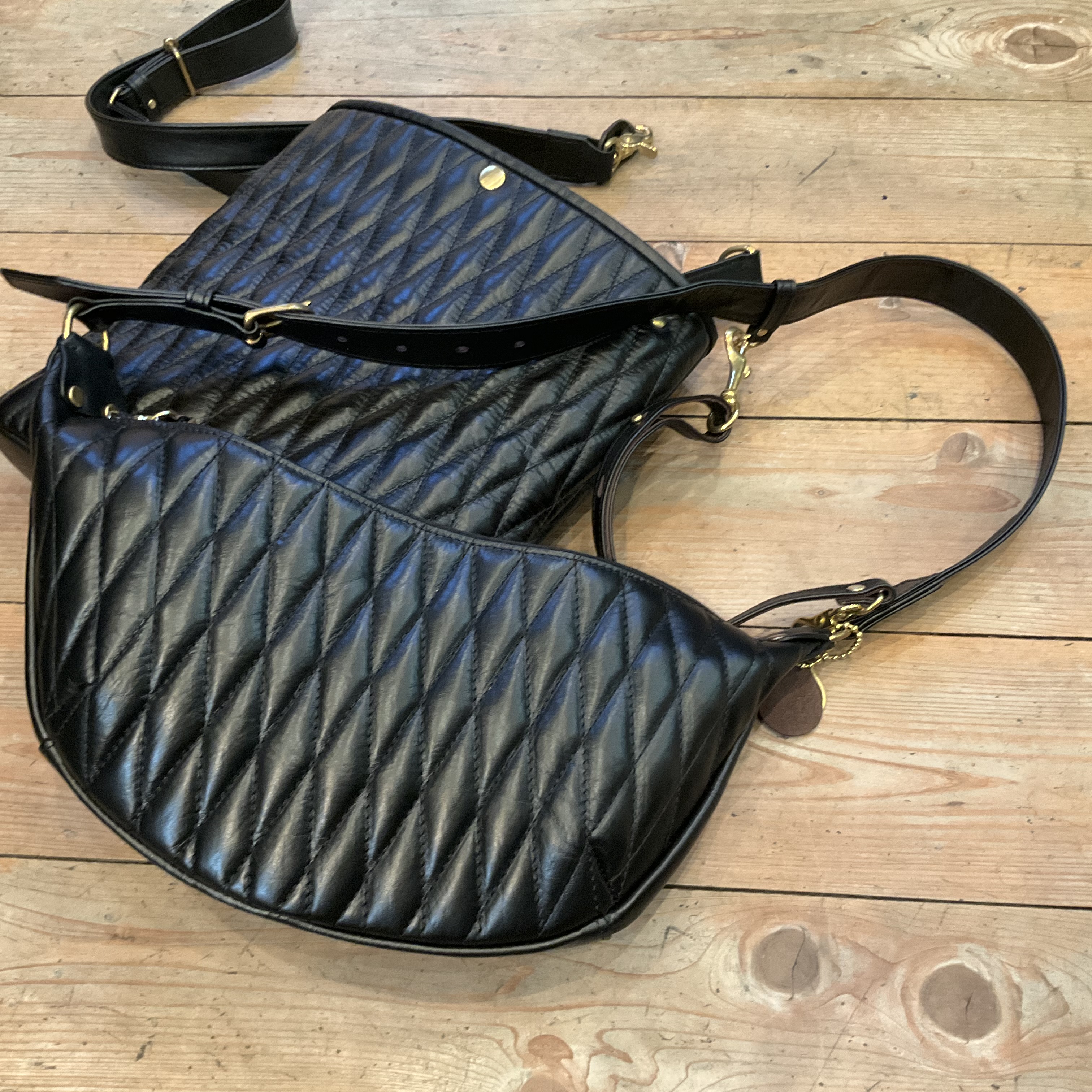 GrooverLeather 新喜皮革ホースハイド　shoulder Bag