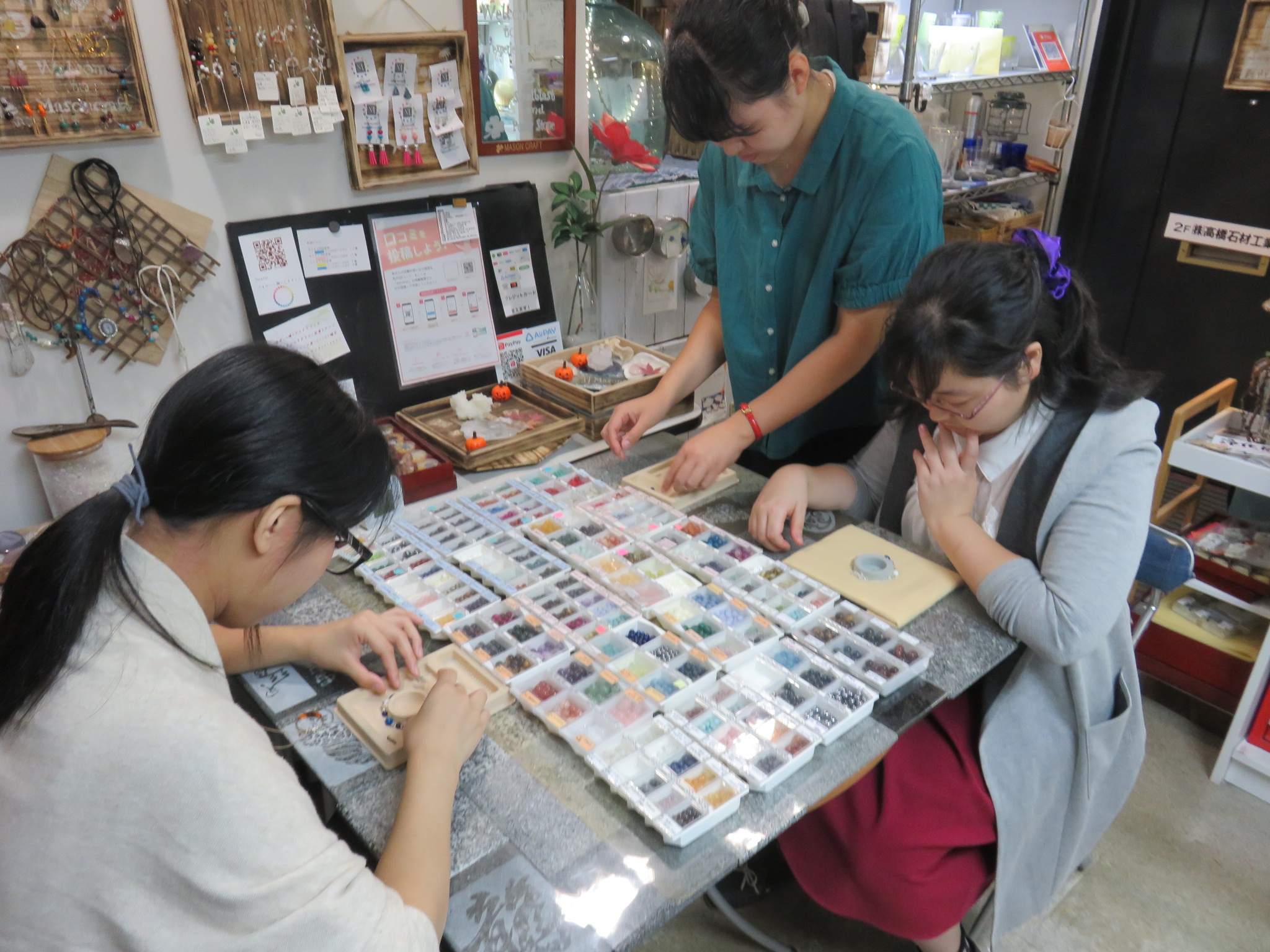 10月14日　11時からの回　　3人組のお嬢さんご来店
