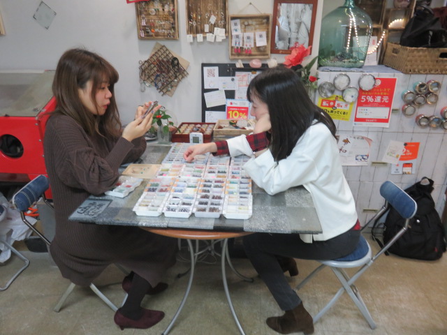 12月21日　午前の部　リピーターのお嬢さんお2人ご来店
