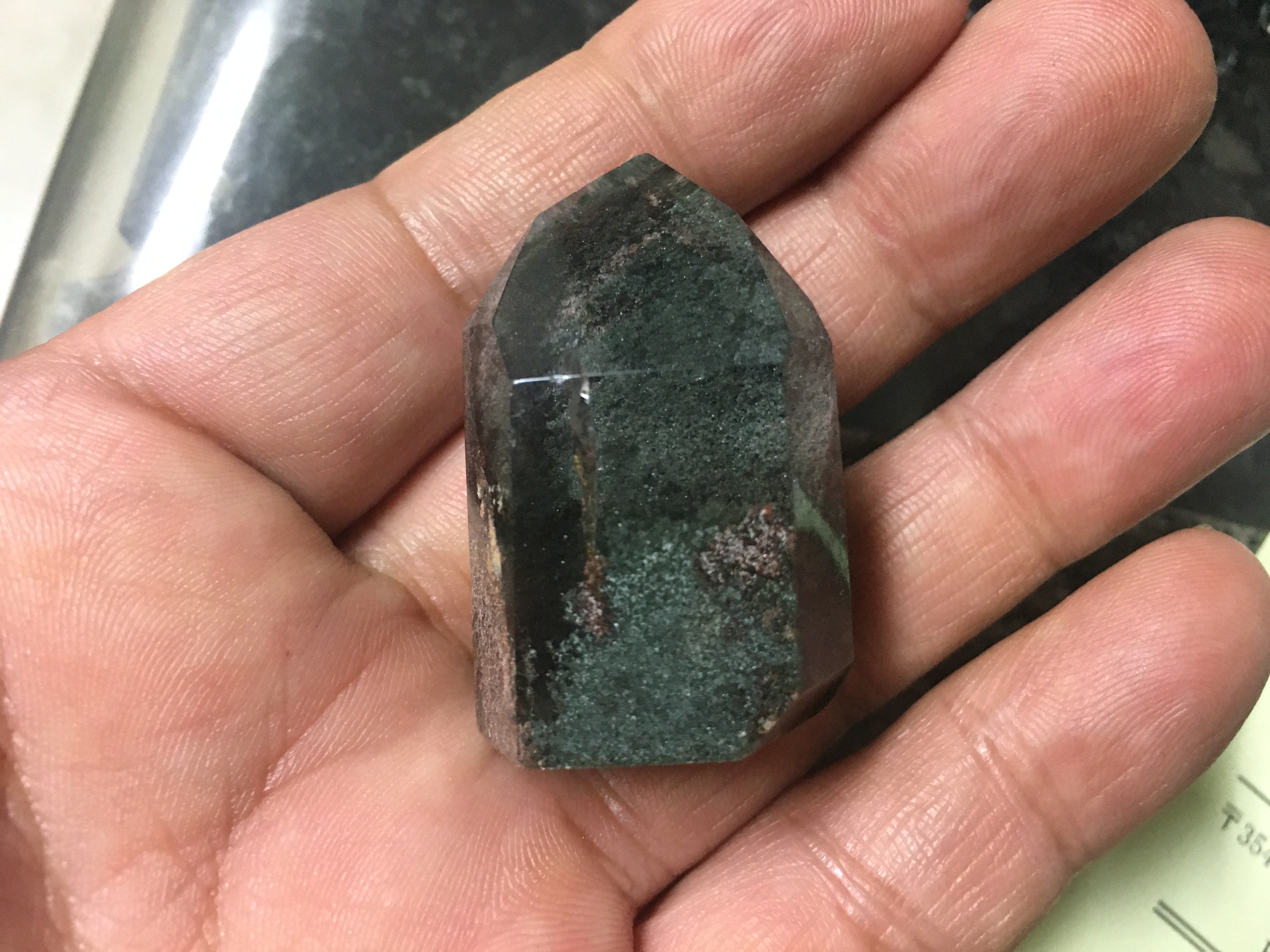グラウディング力の強い　ガーデン水晶
