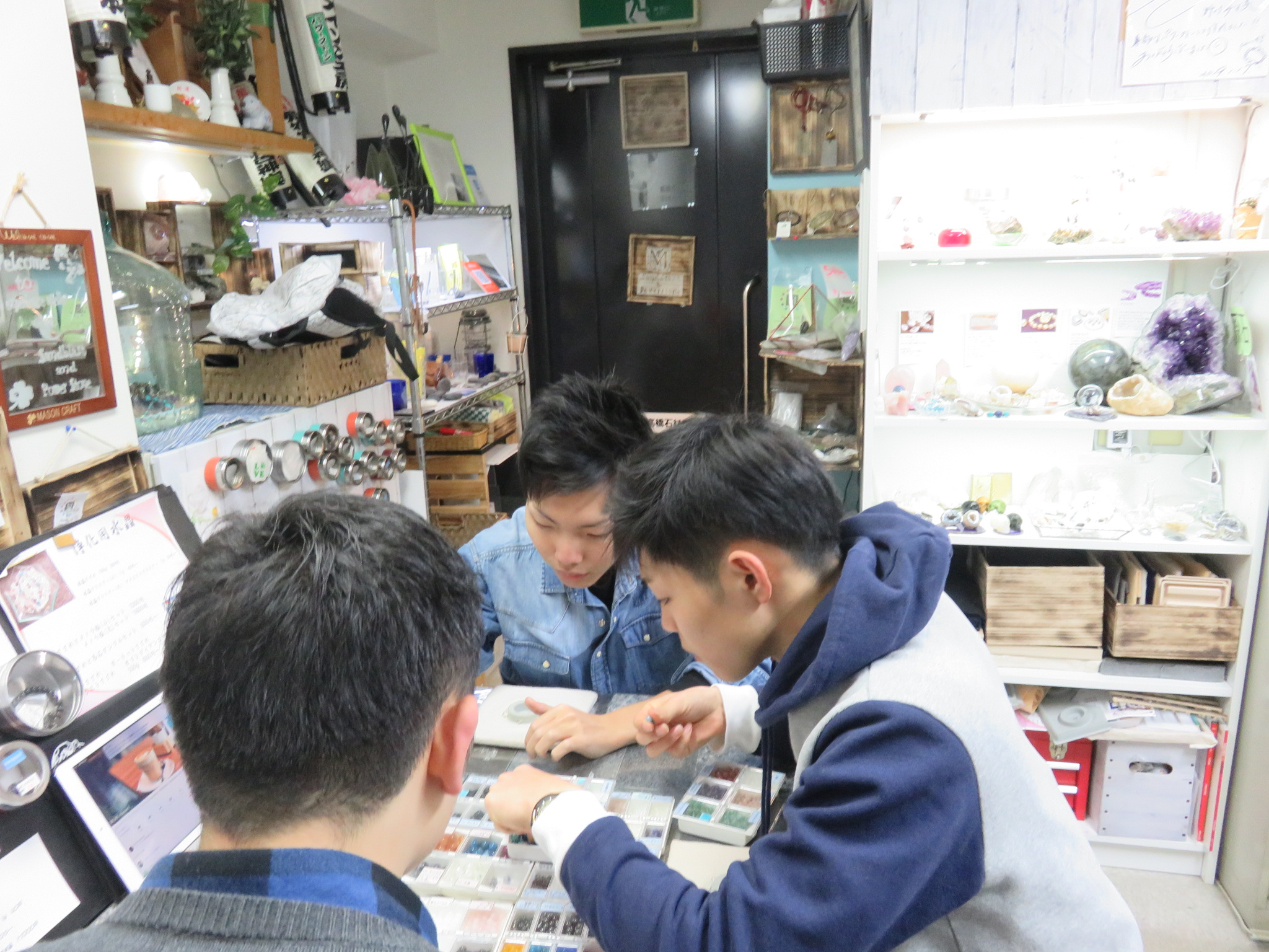 男子3人組　