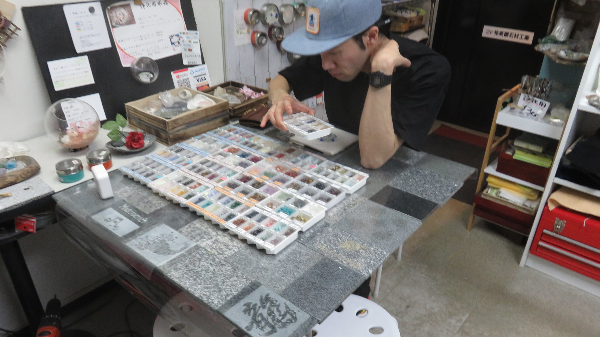 連休前にお休みとってご来店