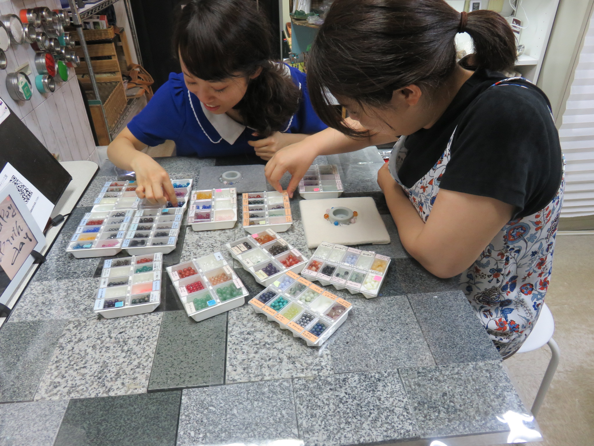 台風の中のご来店　　雨宿りついでに女子会ですね＾＾