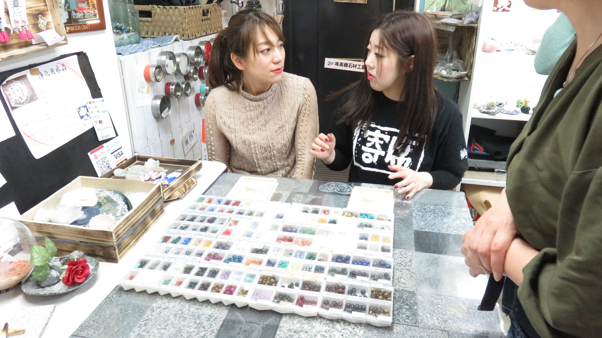 令和初日　エレキテル連合　主婦の友社　雑誌取材でご来店