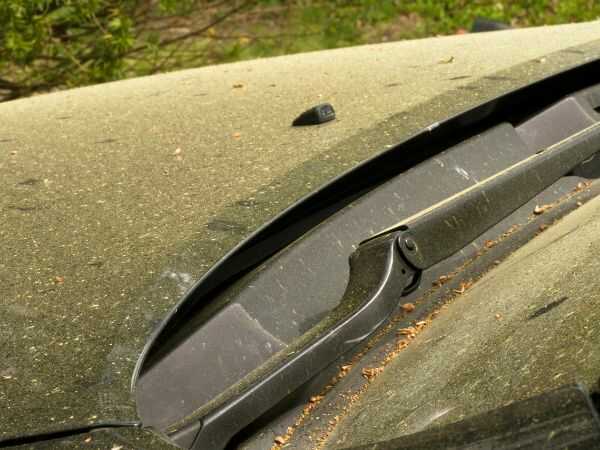 花粉を「寄せ付けない」×「固着させない」。足軽加工が実現した、次世代の抗酸化・除電コーティング