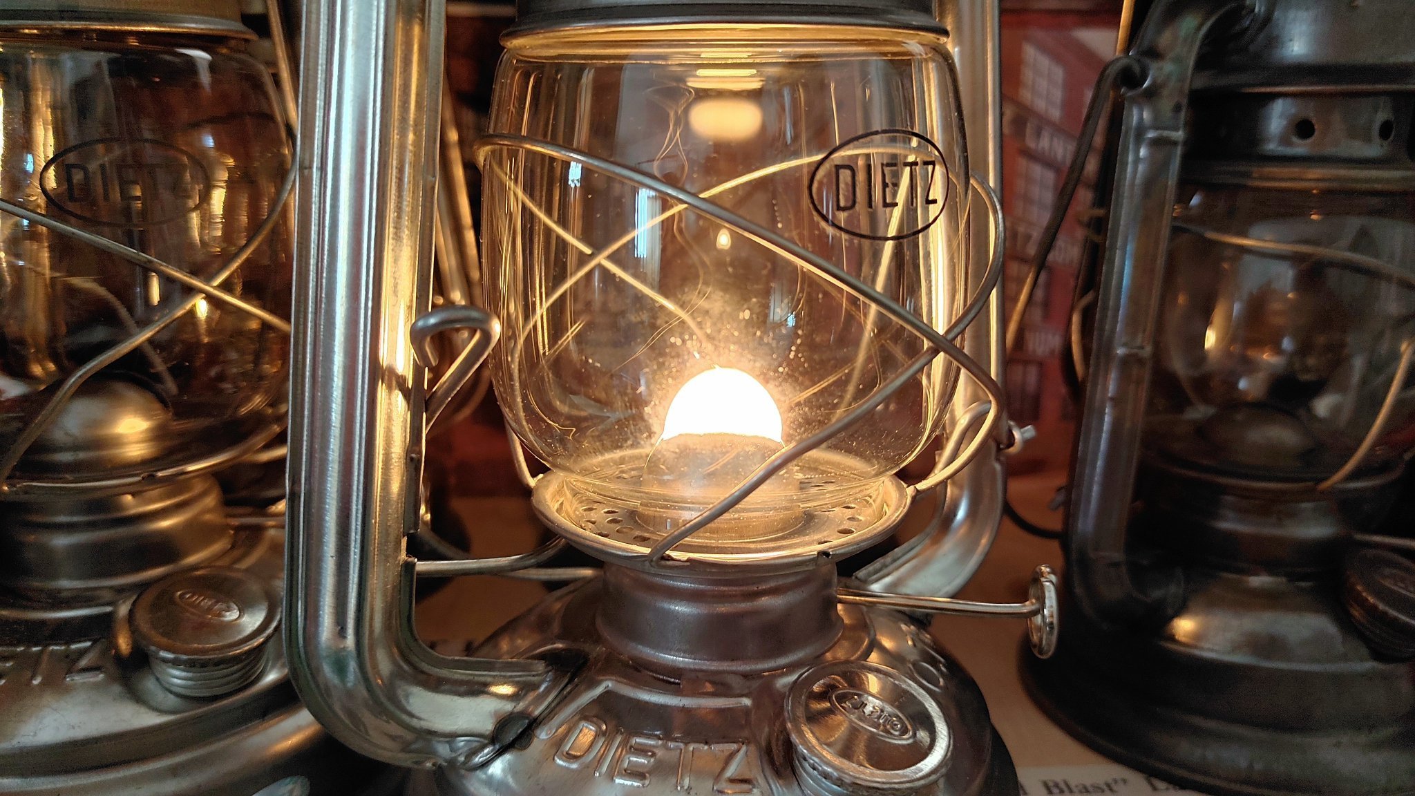 ハリケーンランタン の炎は必ず丸くなります。