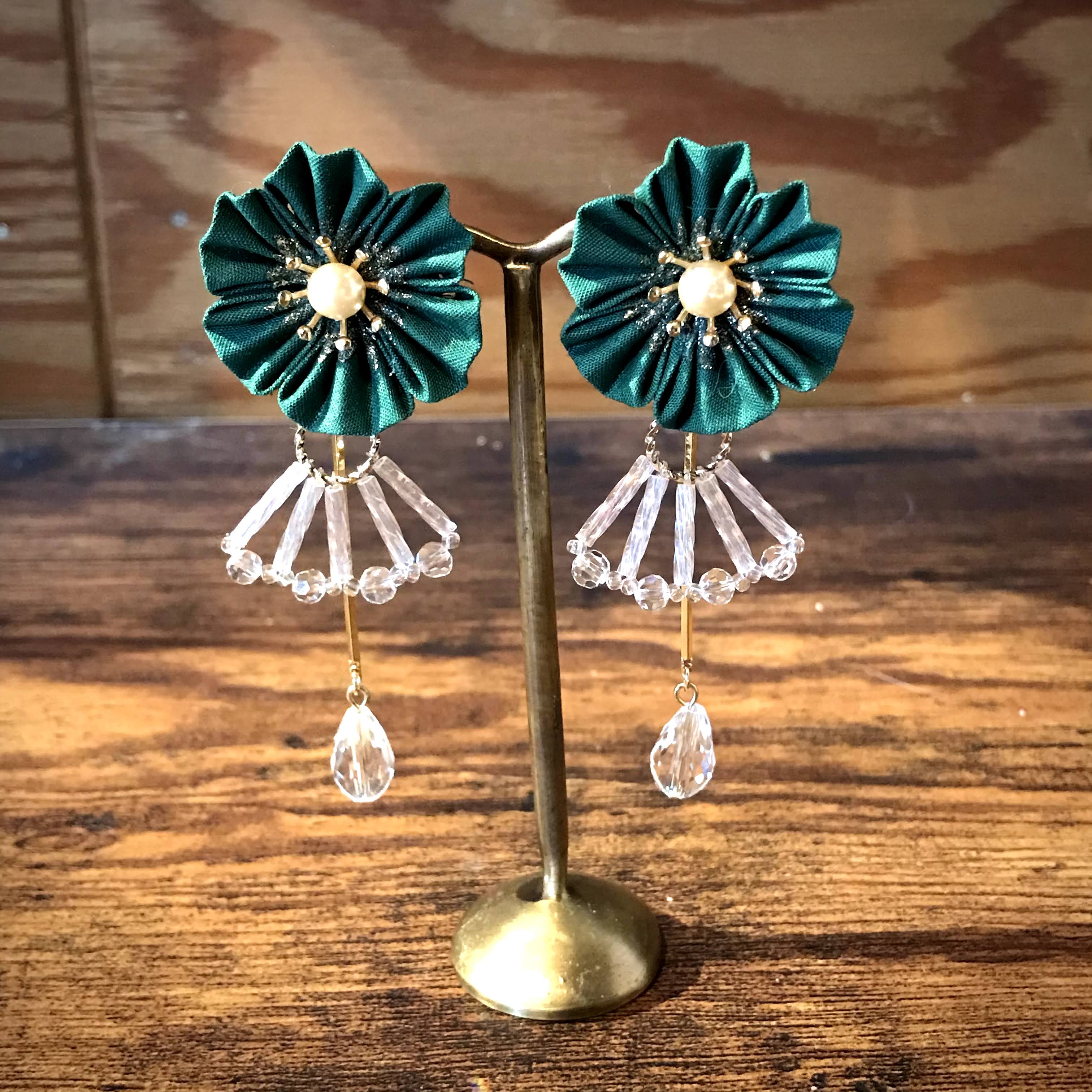 大人っぽいピアスでオシャレに✨