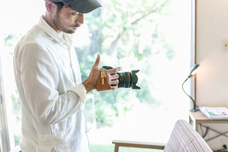 カメラ専門雑誌メディアにて噂のカメラハンドストラップがBASE初上陸！