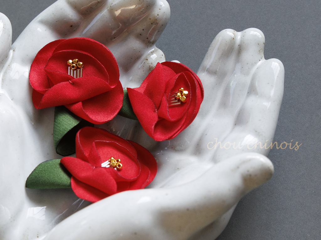 【1/23 販売】椿の小さなブローチ