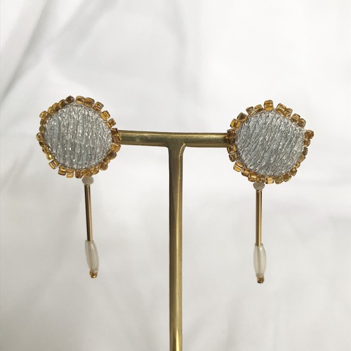 手縫いのビーズアクセサリー