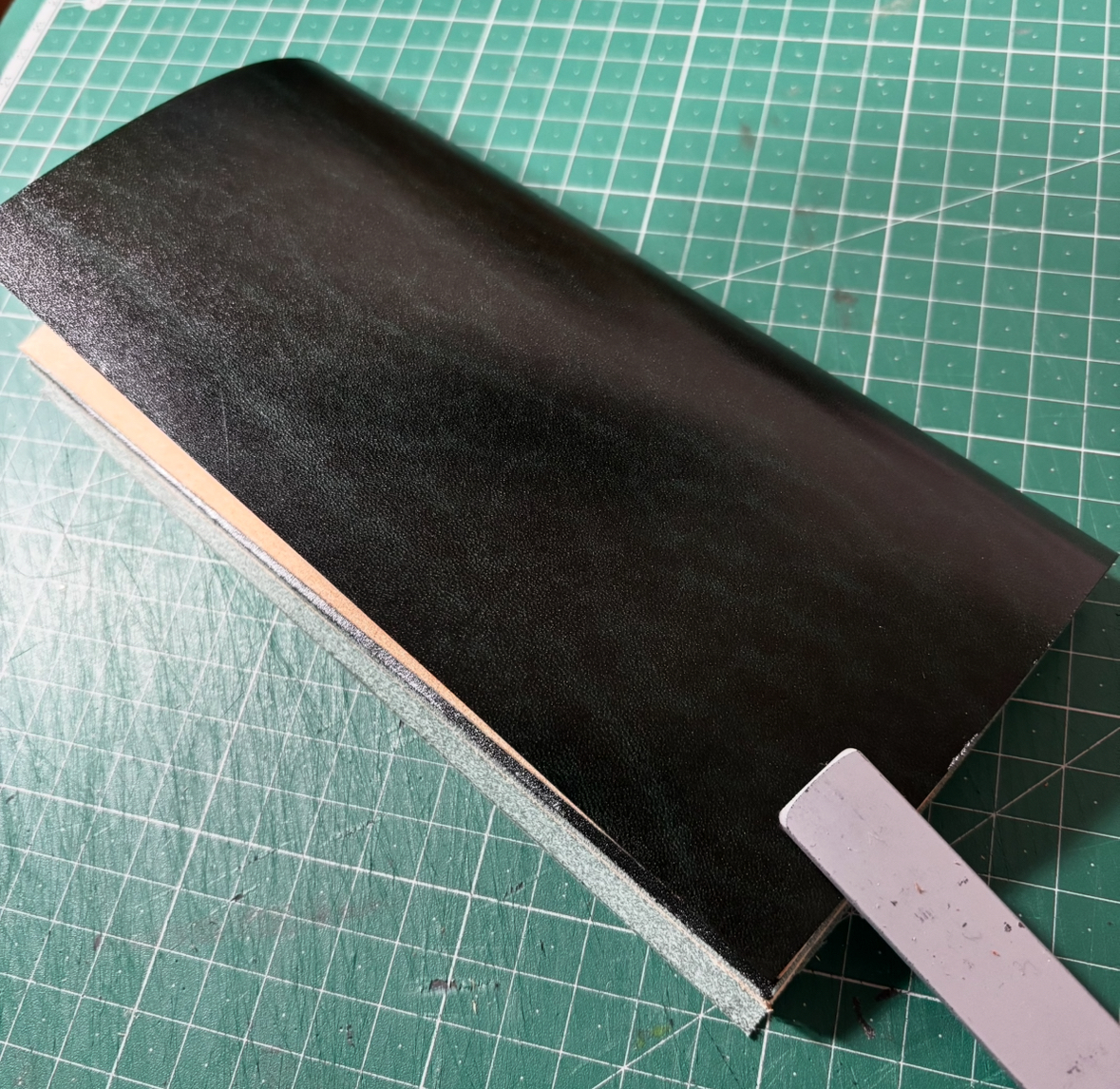 ルガトショルダー長財布