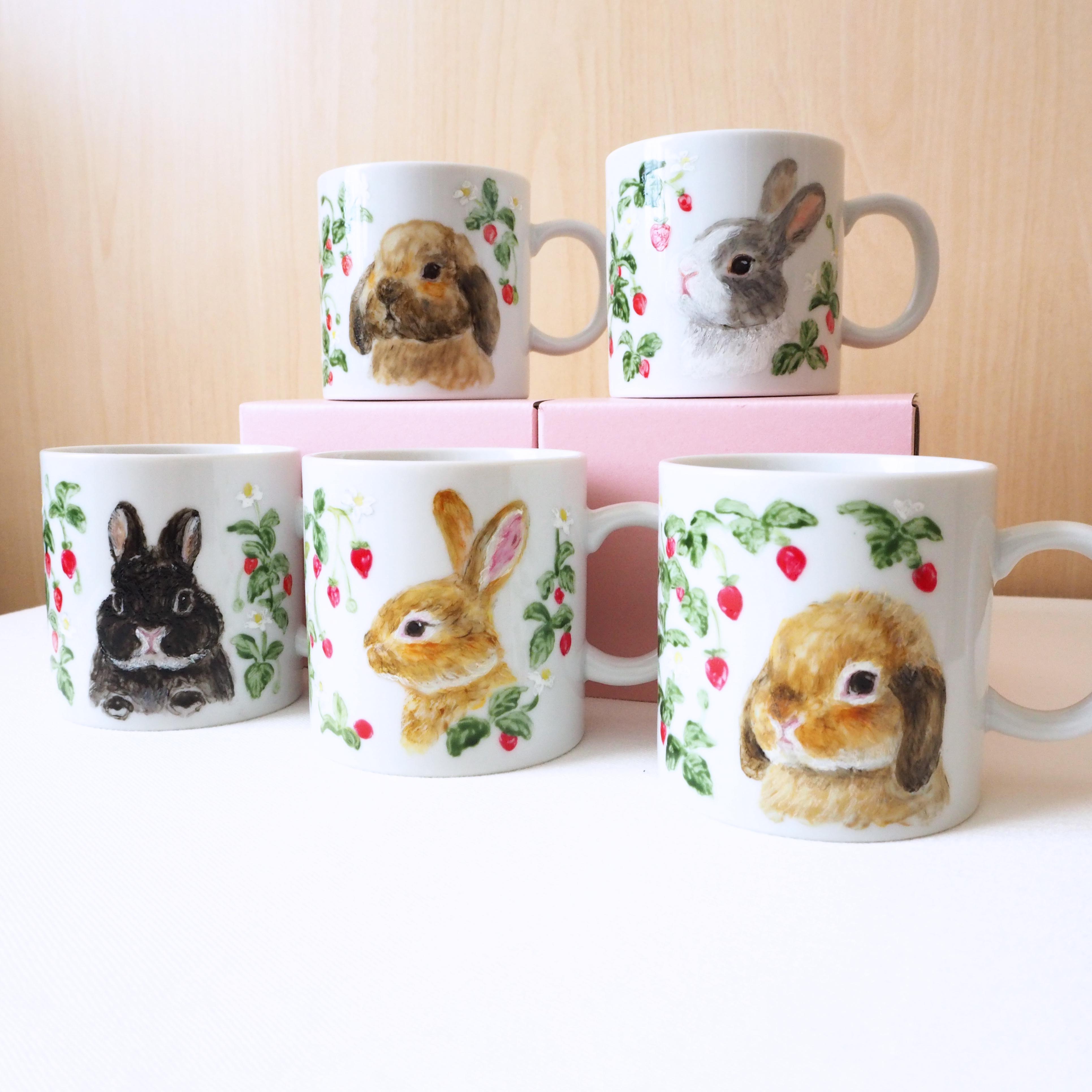 うさぎさんと苺モチーフのマグカップ、5個できました。