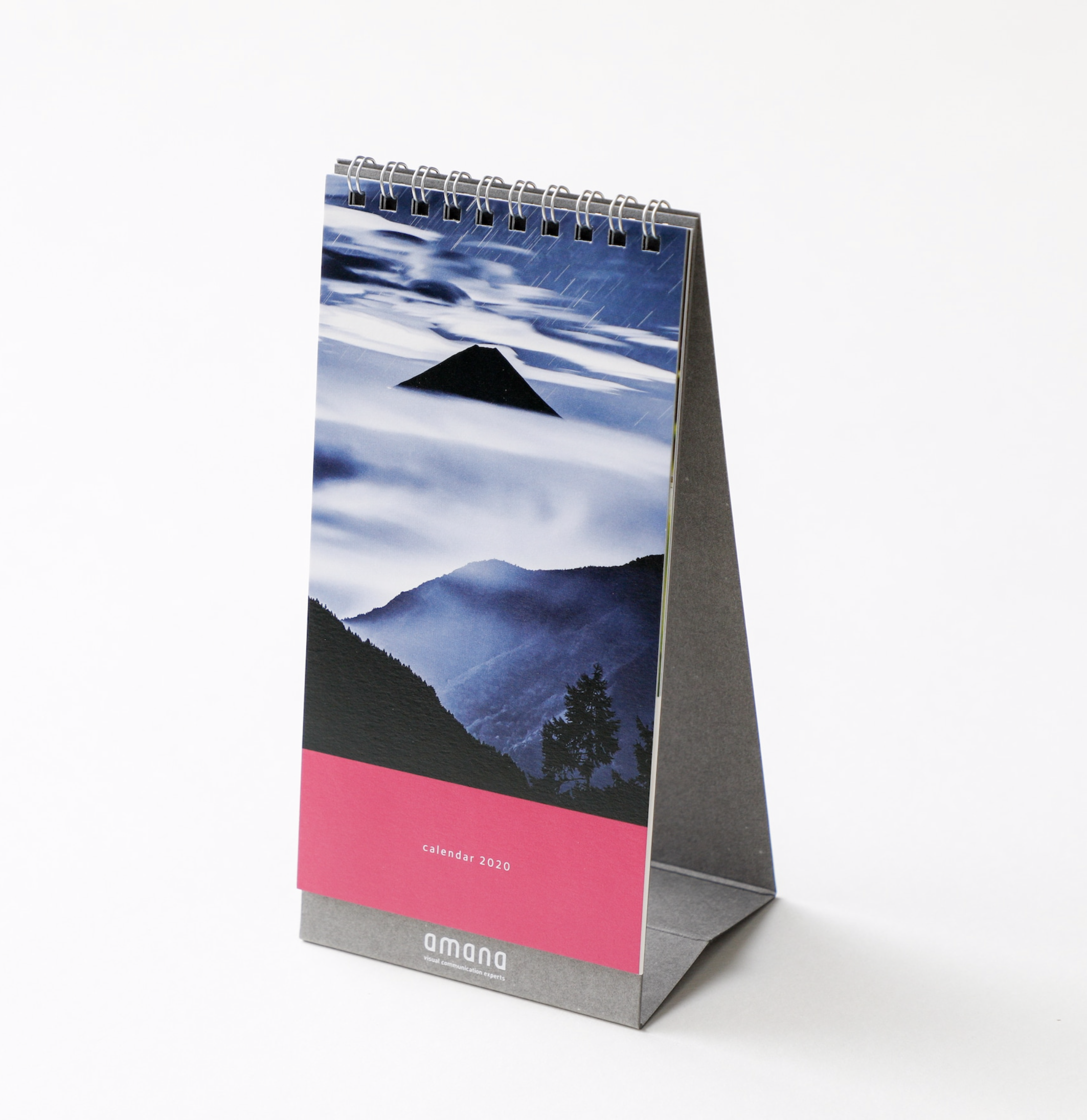 Blue Ink シリーズの富士山がamana 2020 カレンダーの表紙に採用されています