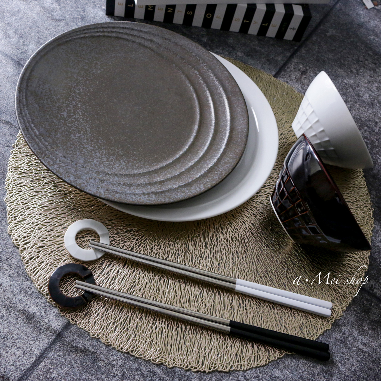 お茶碗、お箸、箸置きとプレートの食器セットで和モダンテーブルコーデ◎