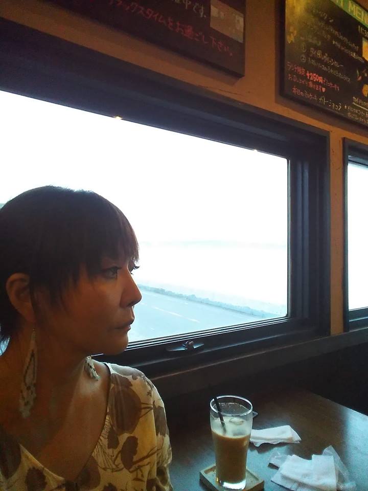 暮れてゆく海
