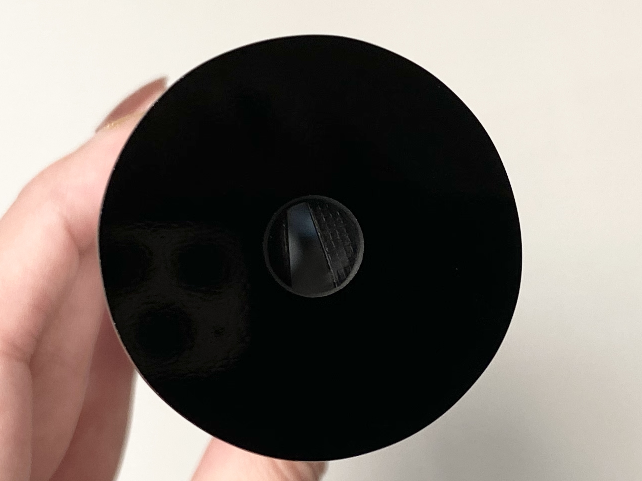 【万華鏡の仕組み】覗き穴が三角形なのはなぜ？黒い部分の役割について