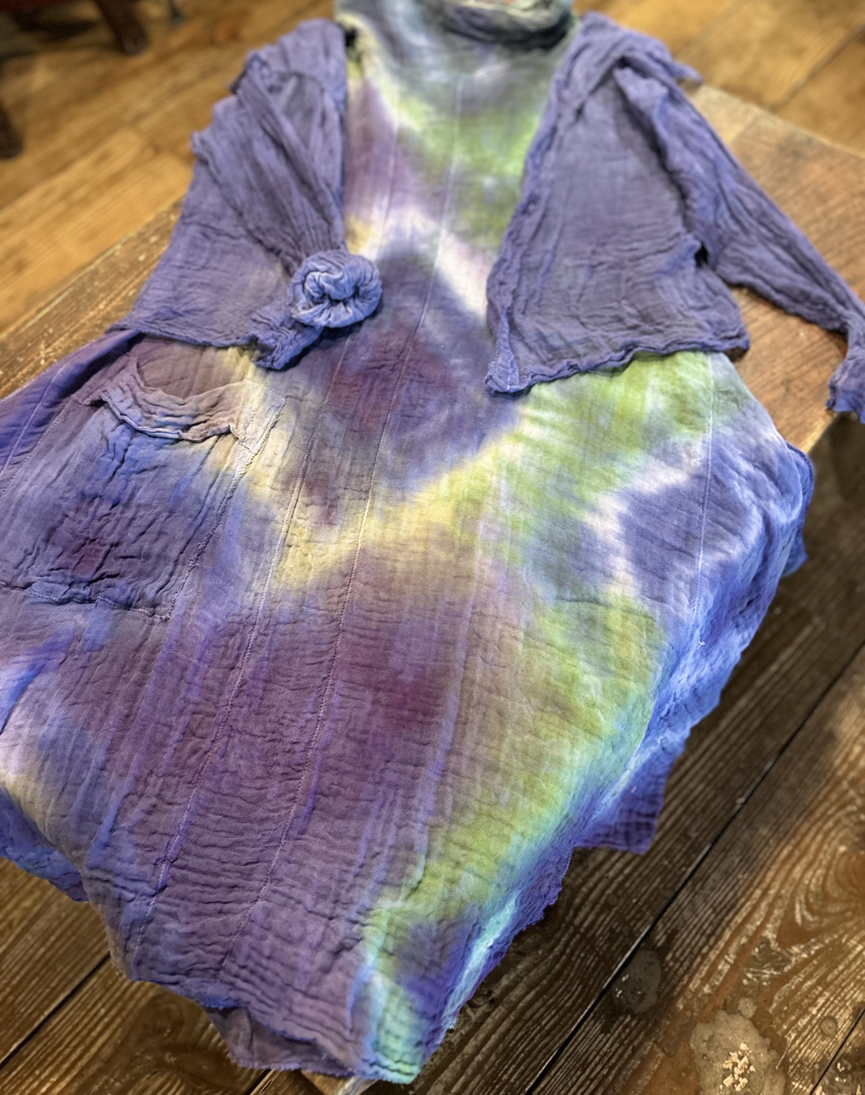 医療用のガーゼで作る手作りのアート服
