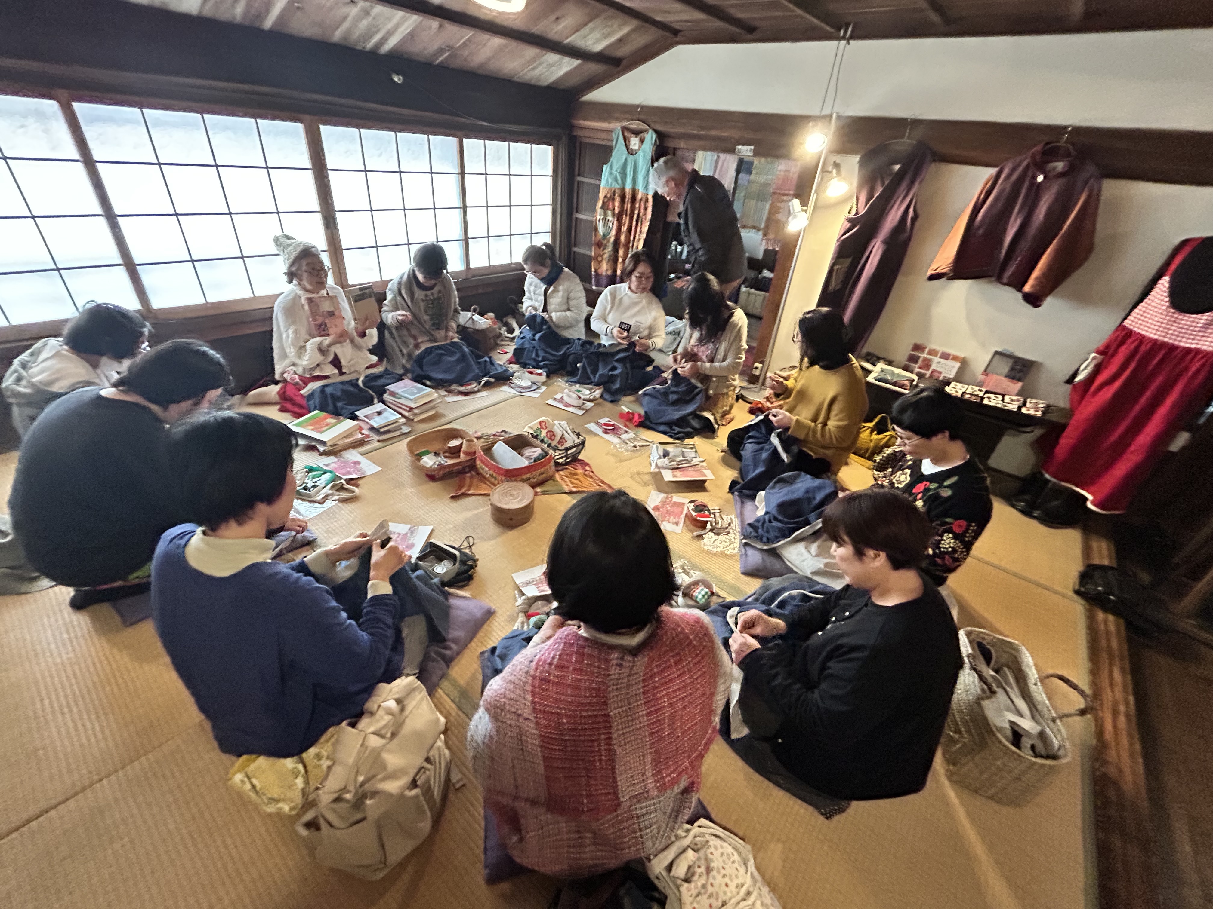 早川ユミ　土を着る展