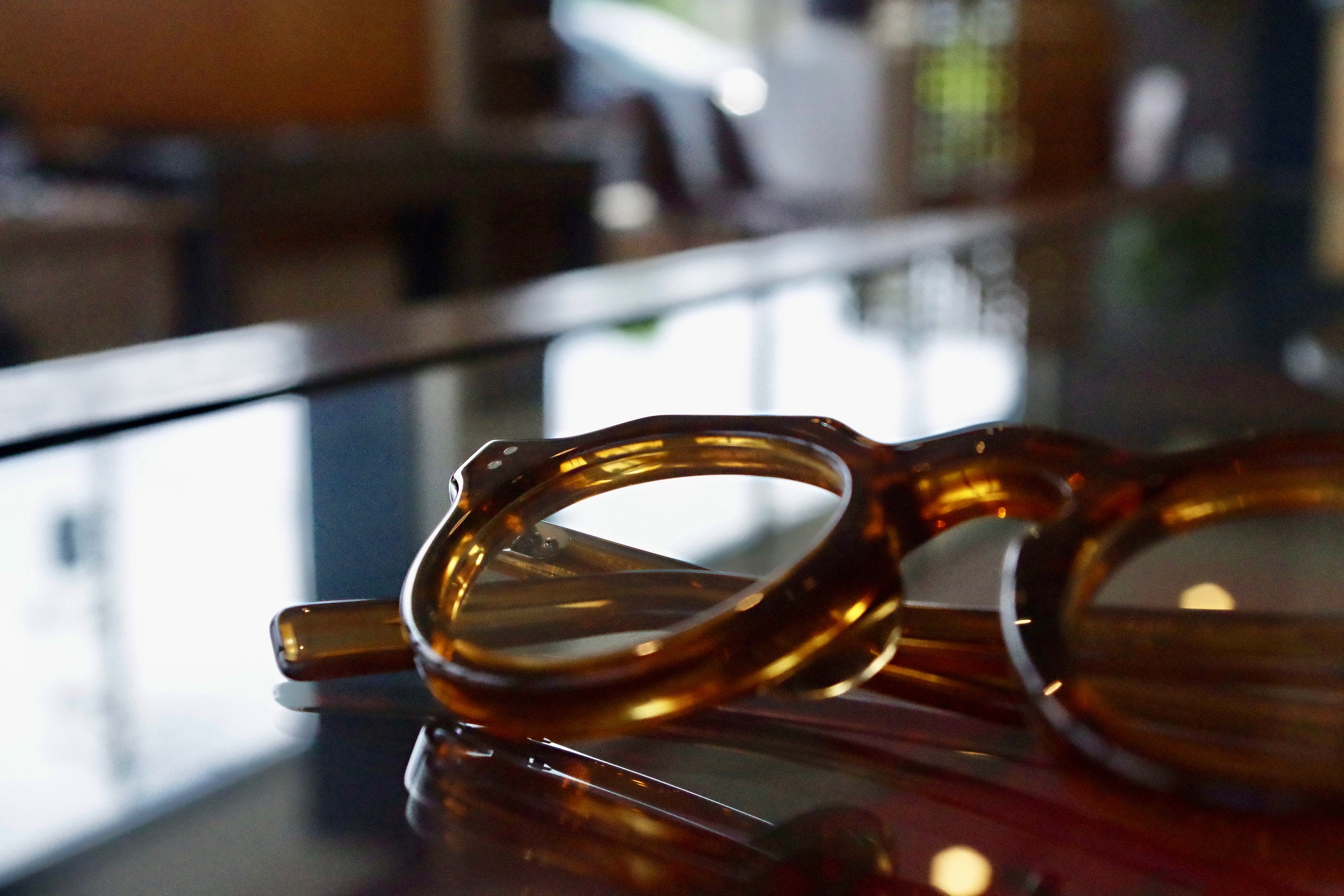 【corner】 Decadence Geo Amber