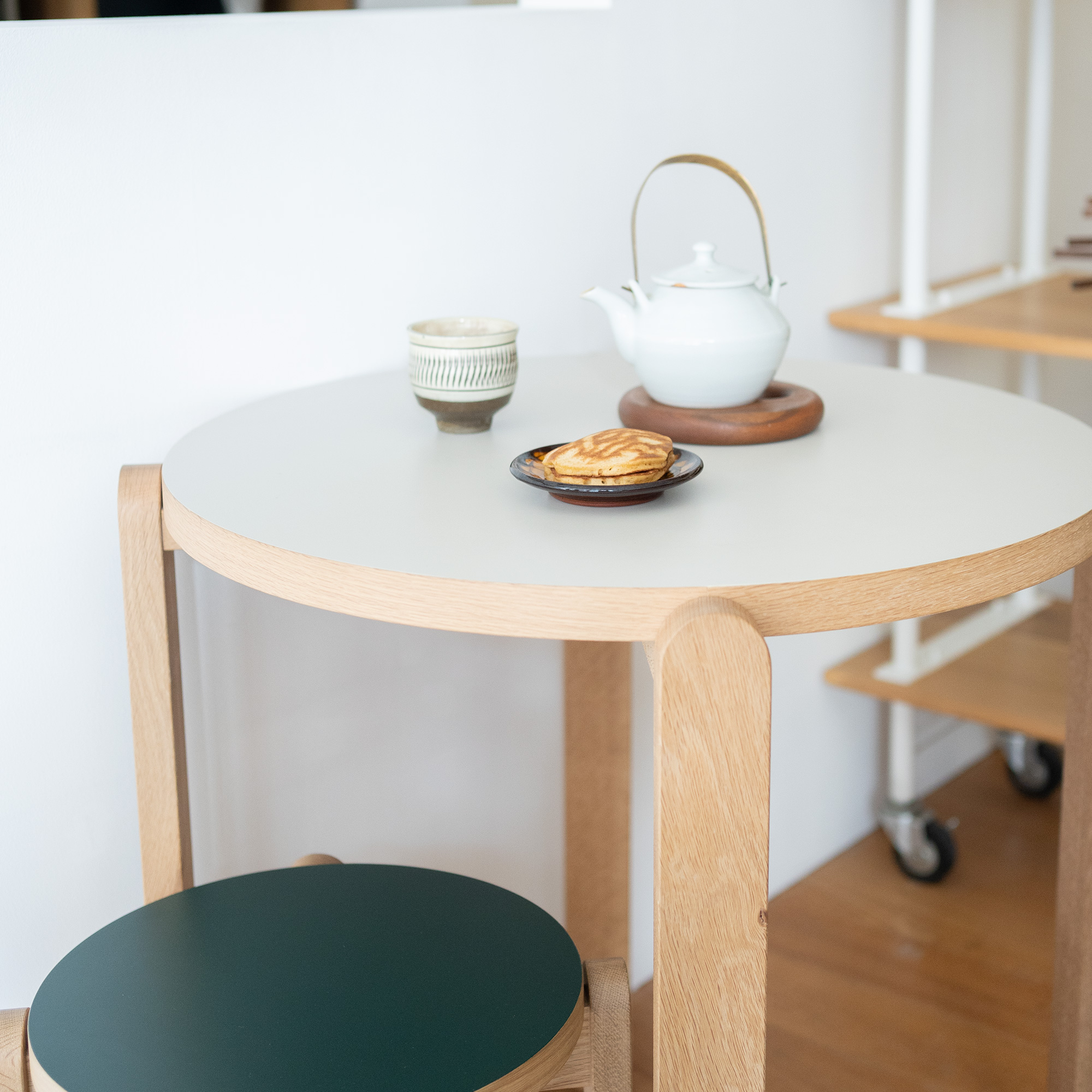 ICE STICK TABLE & STOOL SET