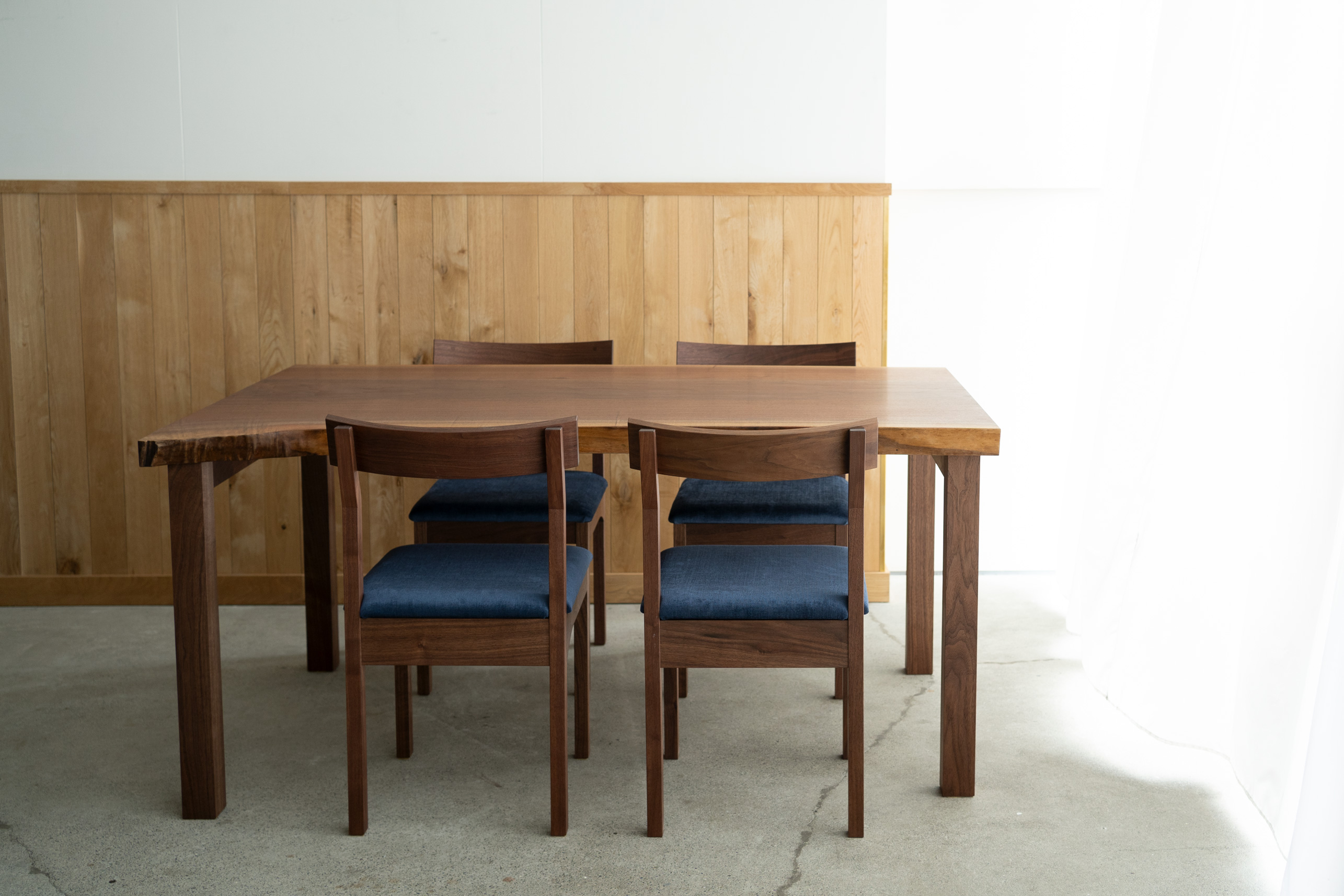 大きな無垢天板からつくるテーブルとコースター