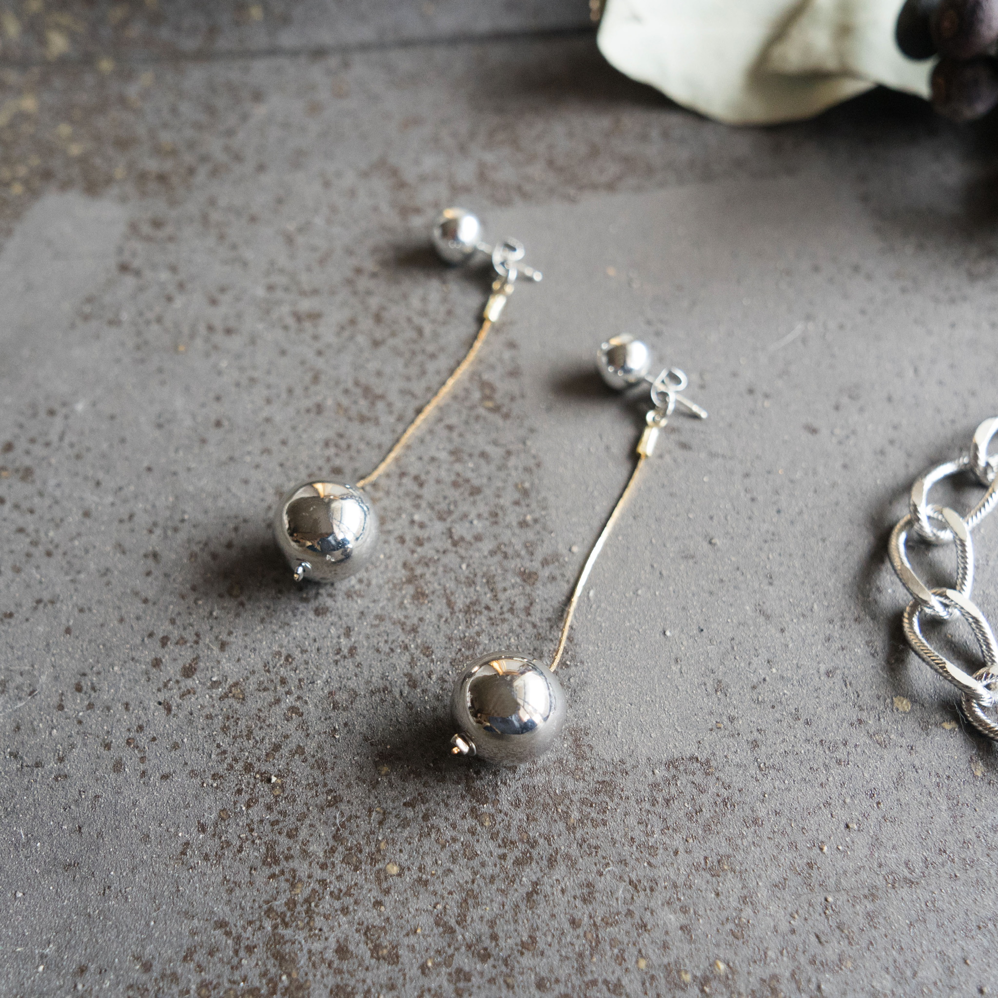 Metal ball and gold chain