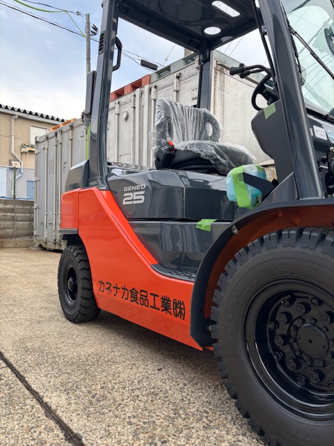 フォークリフトが新しくなりました！