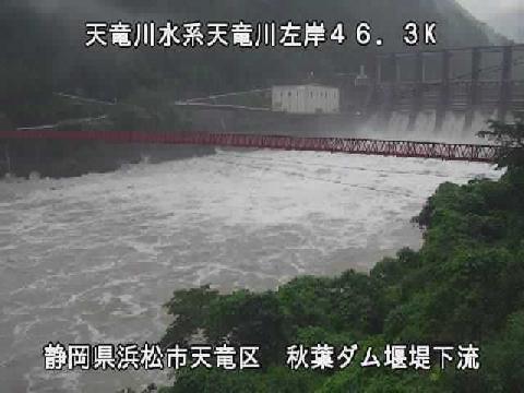 半端ない濁流、釣り場なし