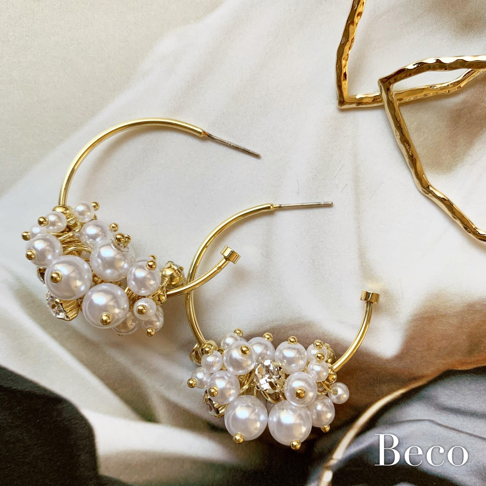 pearl hoop♡