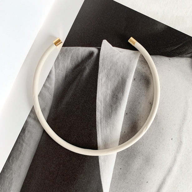 white choker♡
