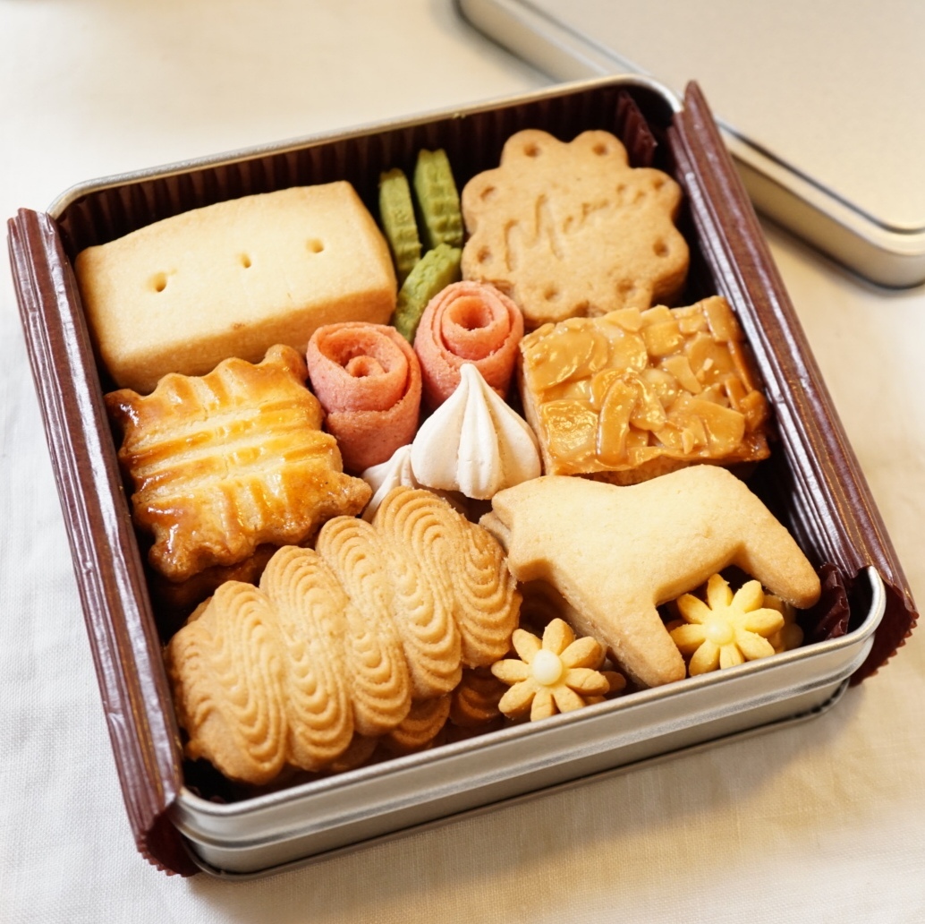 「10種類のヨーロッパ伝統菓子のクッキー缶」新発売です。