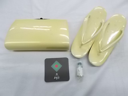 草履バッグセット おき宗 中古 エナメル地の草履とお揃いの和装バッグ 檸檬色 草履M寸ぐらい 持ち手